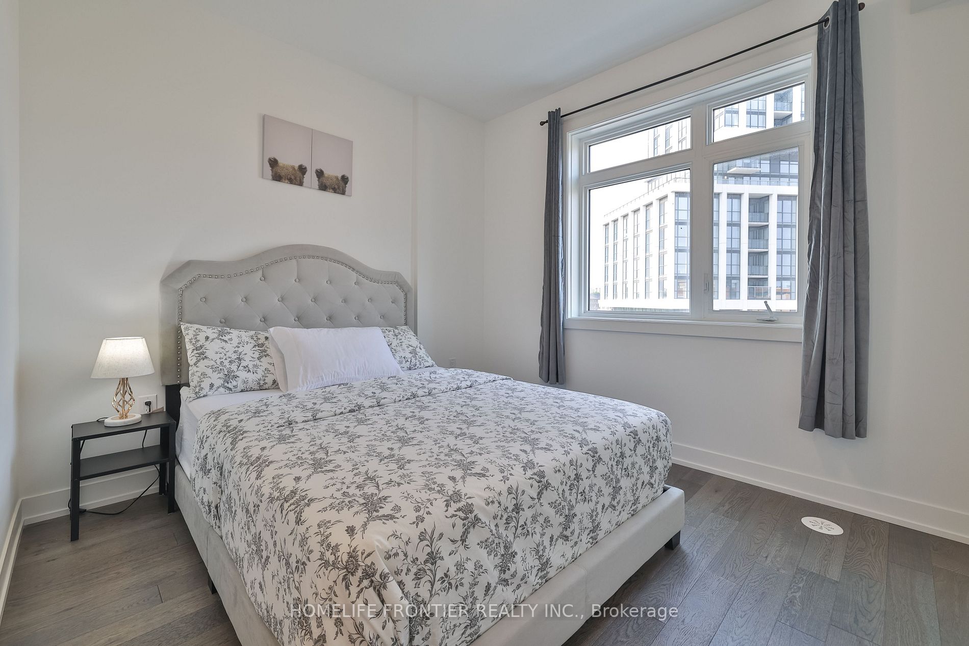 1070 Douglas Mccurdy Com, #224