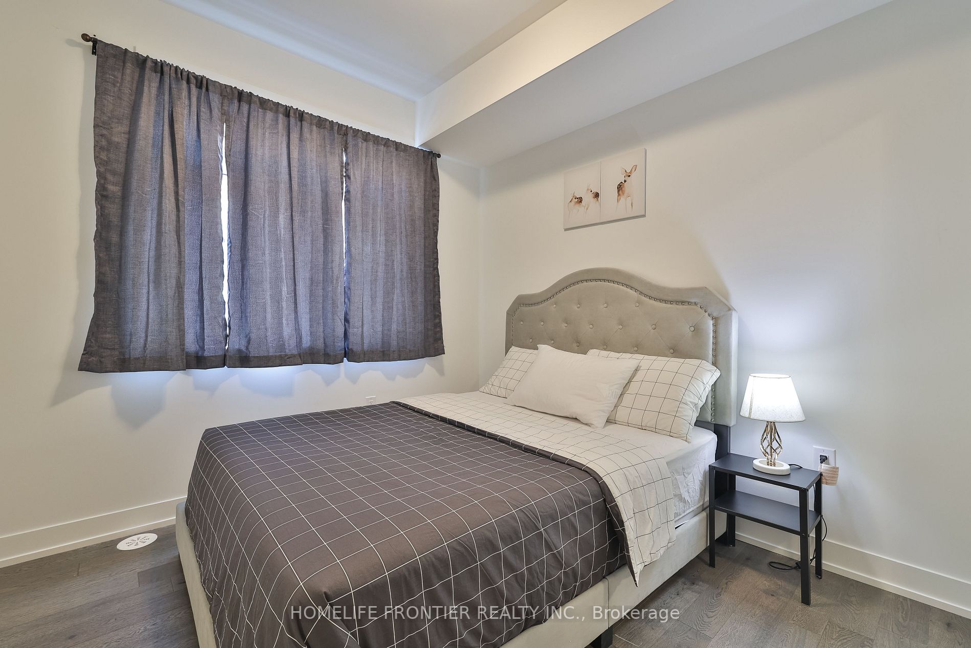 1070 Douglas Mccurdy Com, #224
