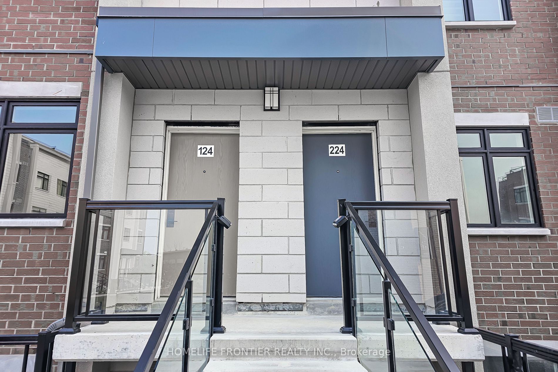 1070 Douglas Mccurdy Com, #224