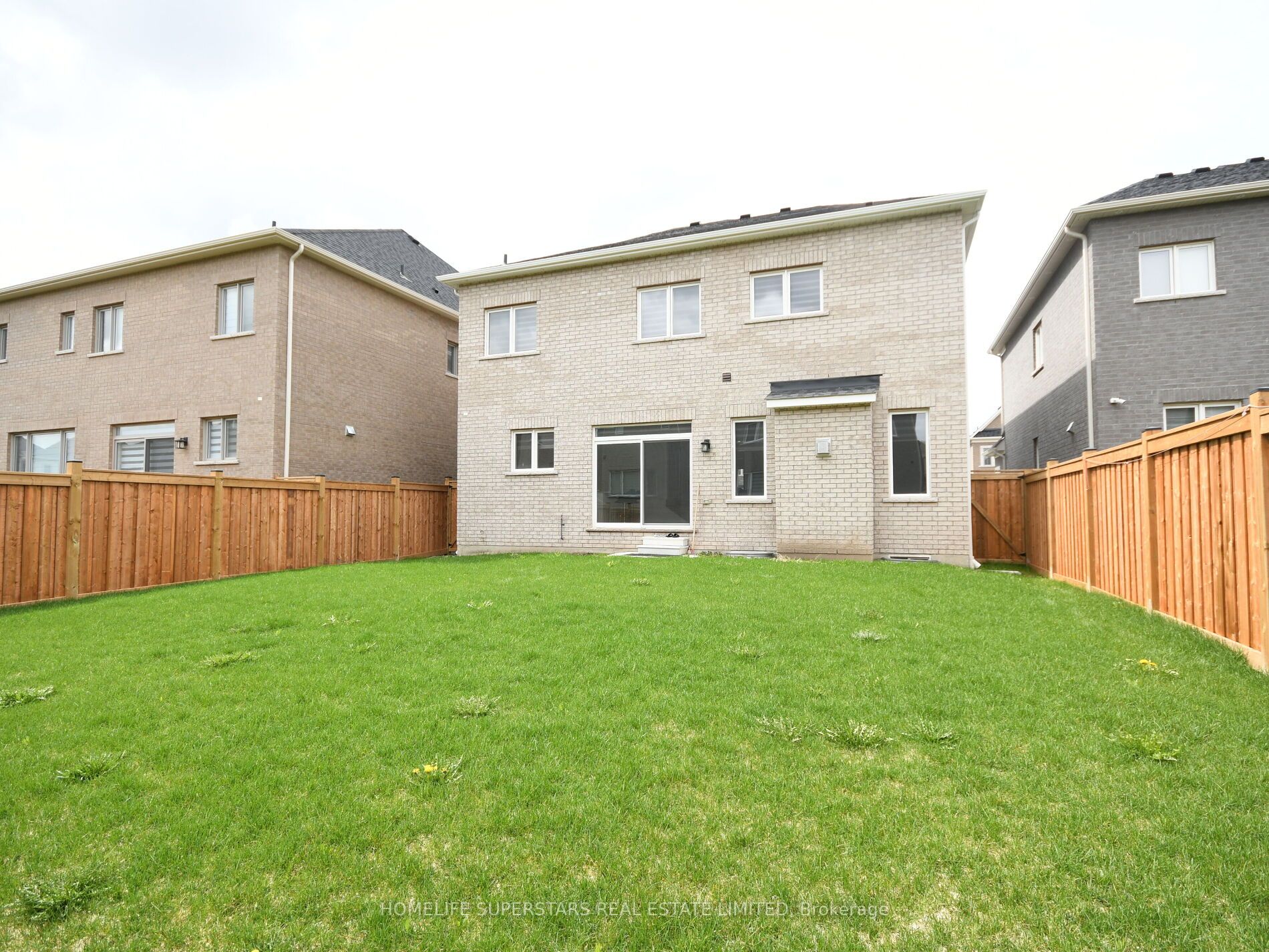 54 Arthur Griifin Cres E