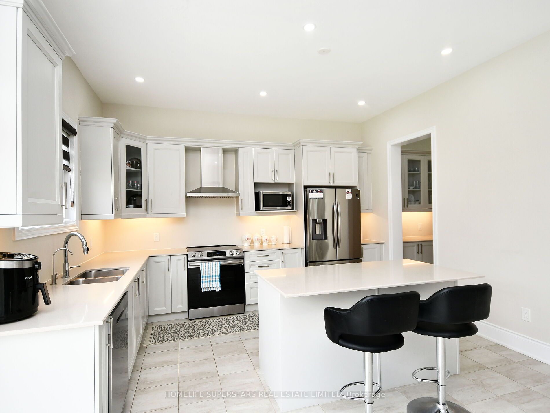 54 Arthur Griifin Cres E