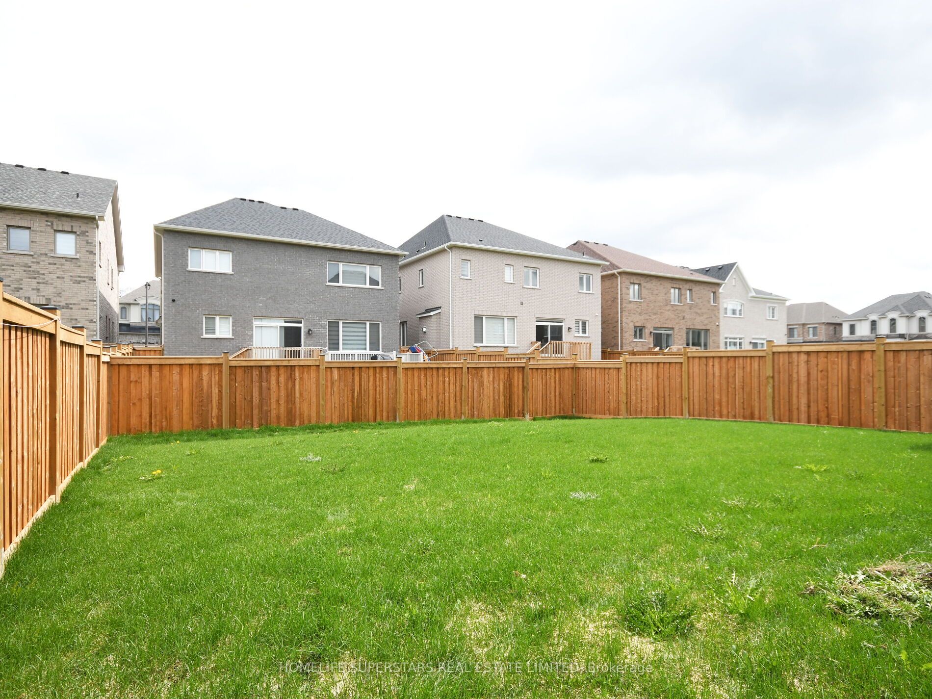 54 Arthur Griifin Cres E