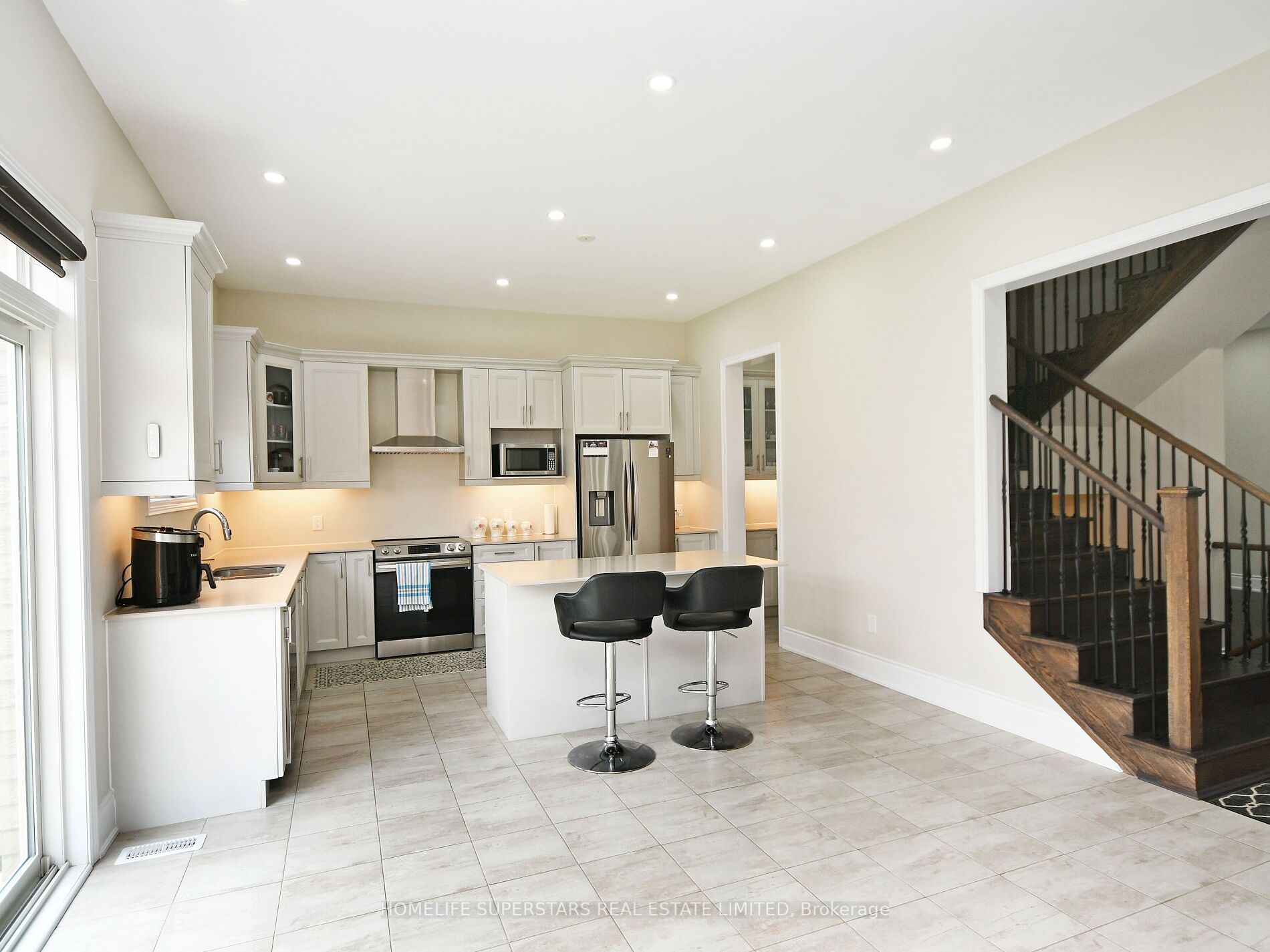 54 Arthur Griifin Cres E