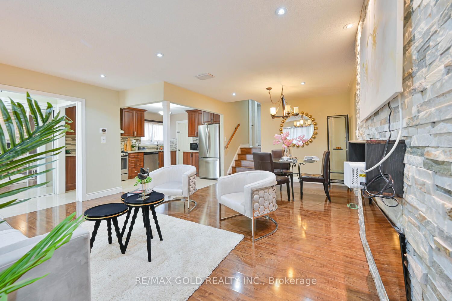 47 Glenora Cres