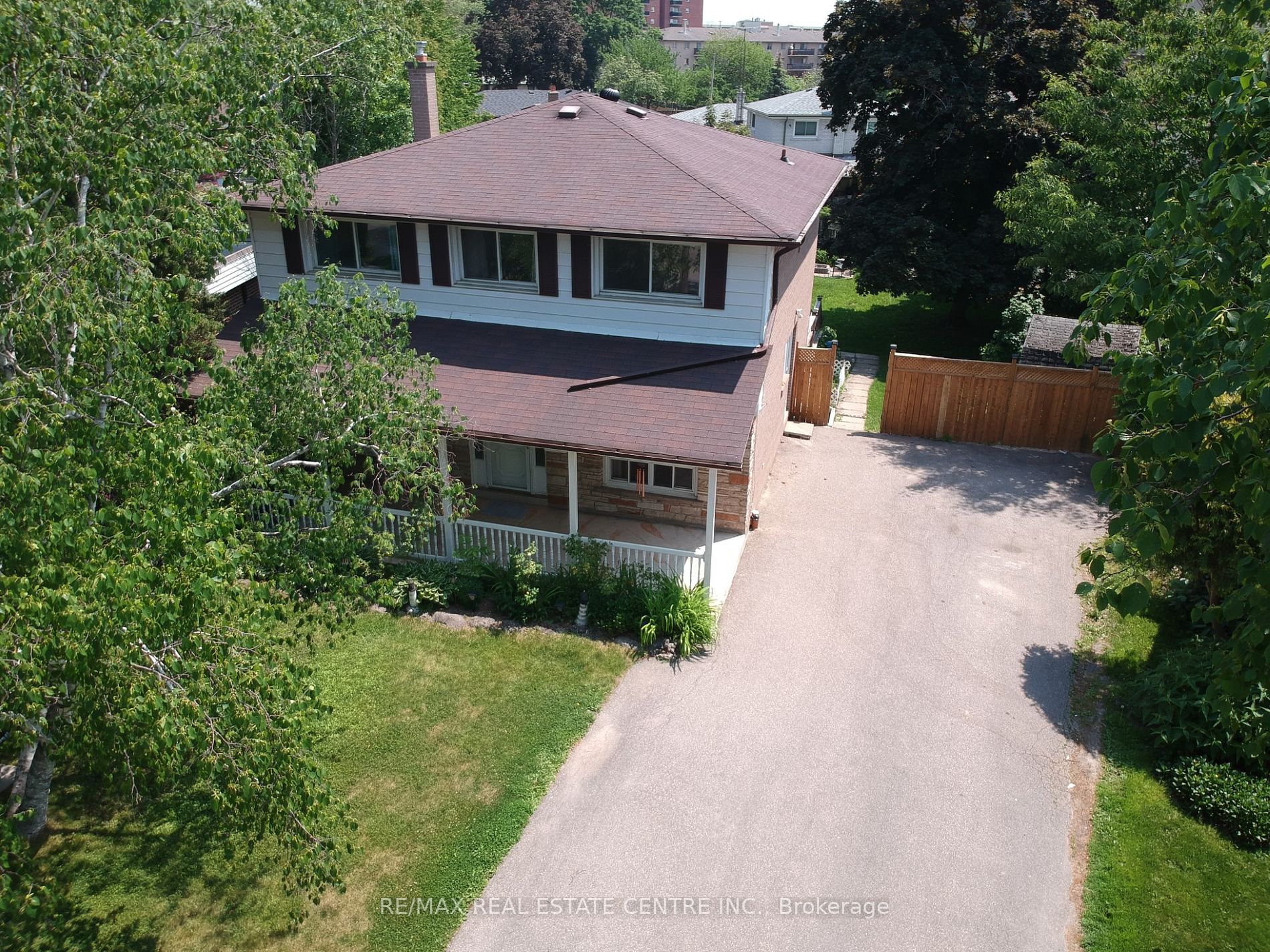 1174 Conyers Cres