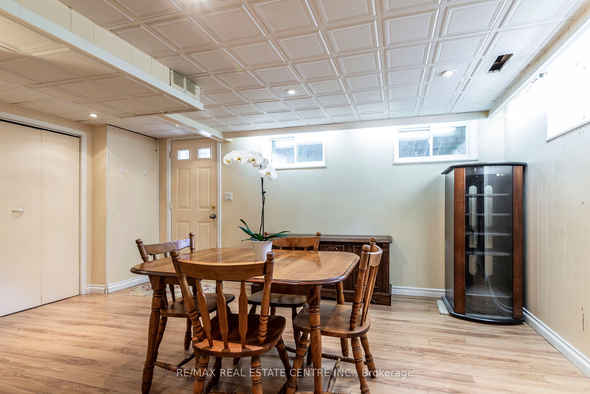 1174 Conyers Cres