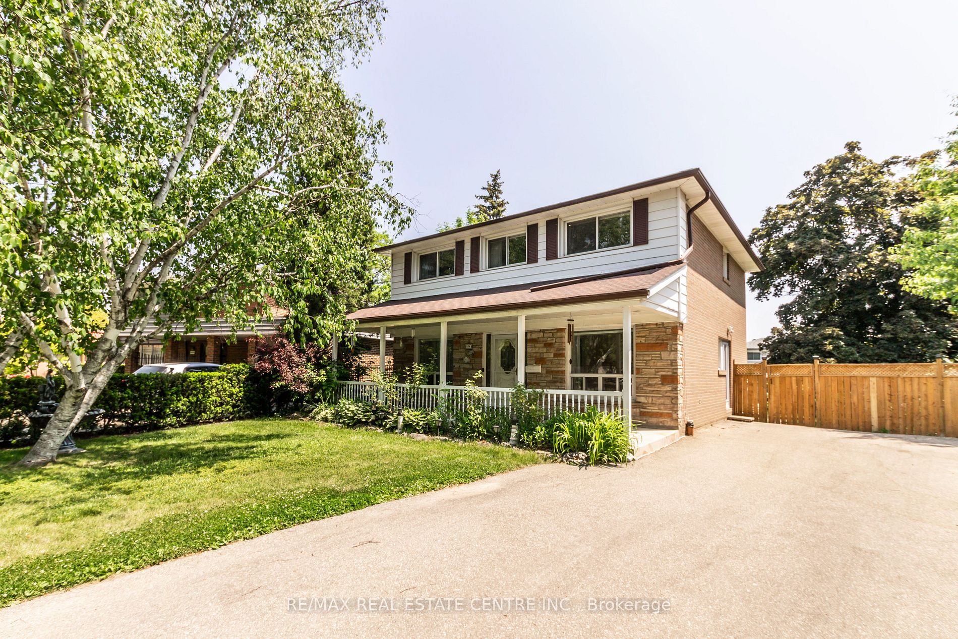 1174 Conyers Cres