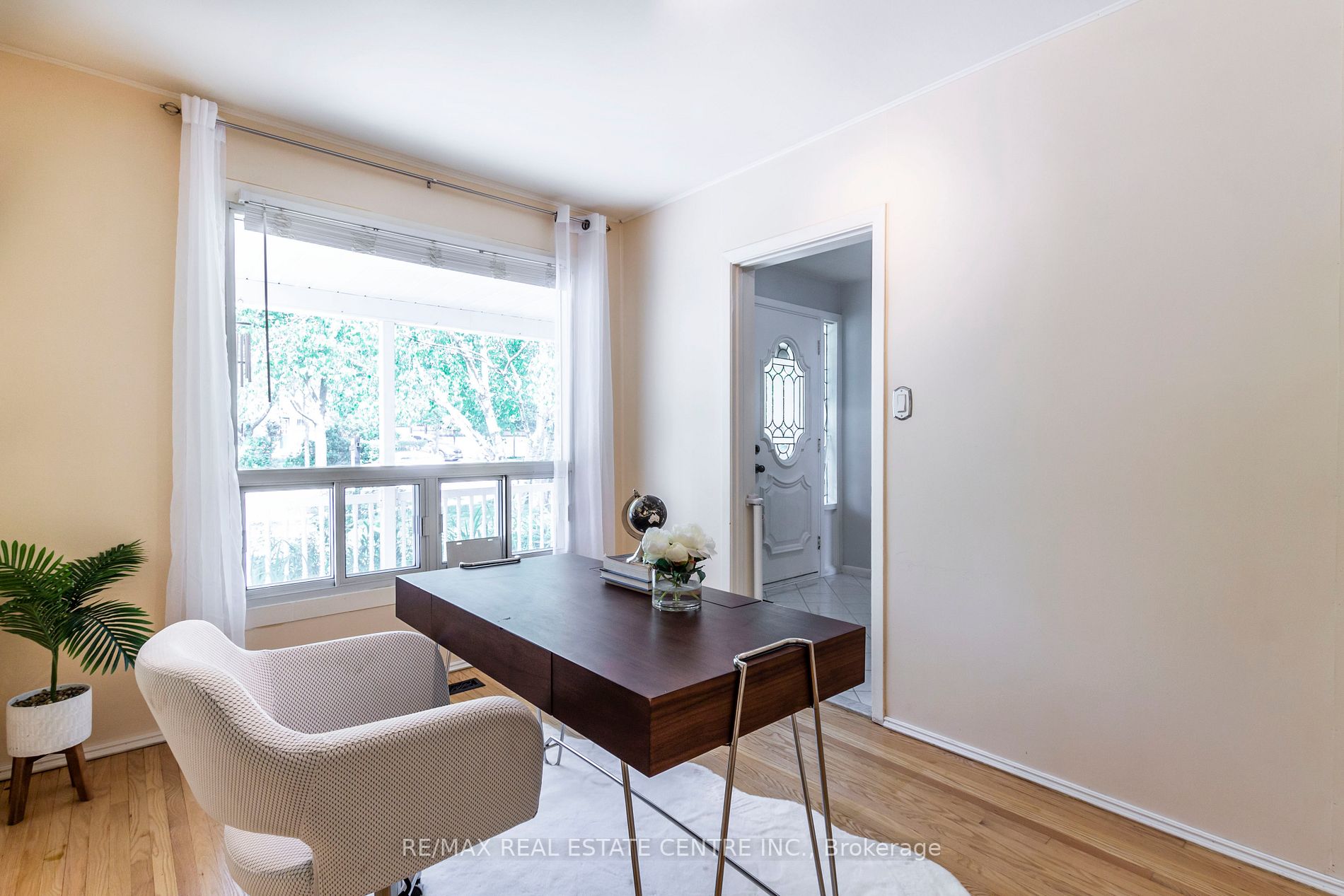 1174 Conyers Cres