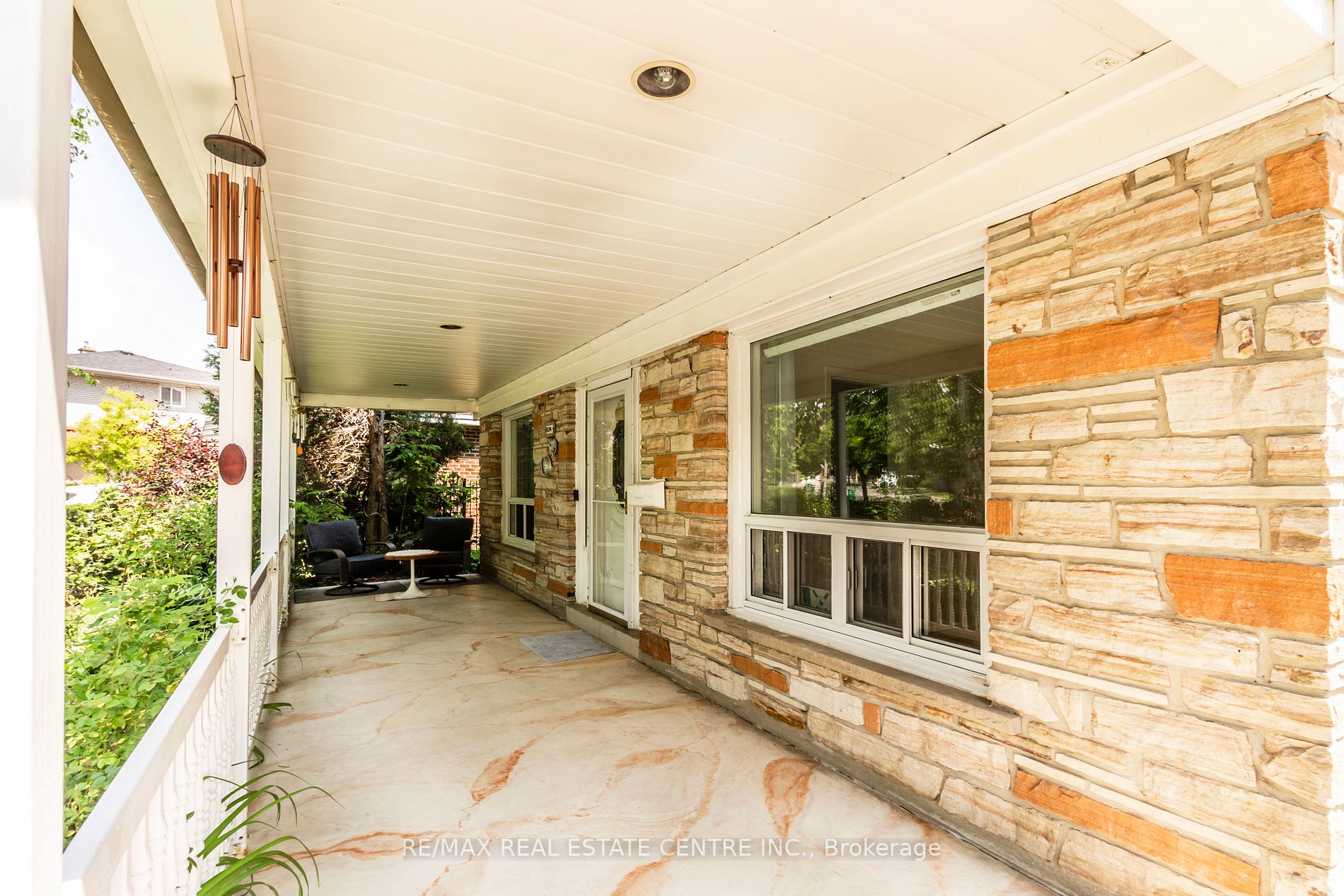 1174 Conyers Cres