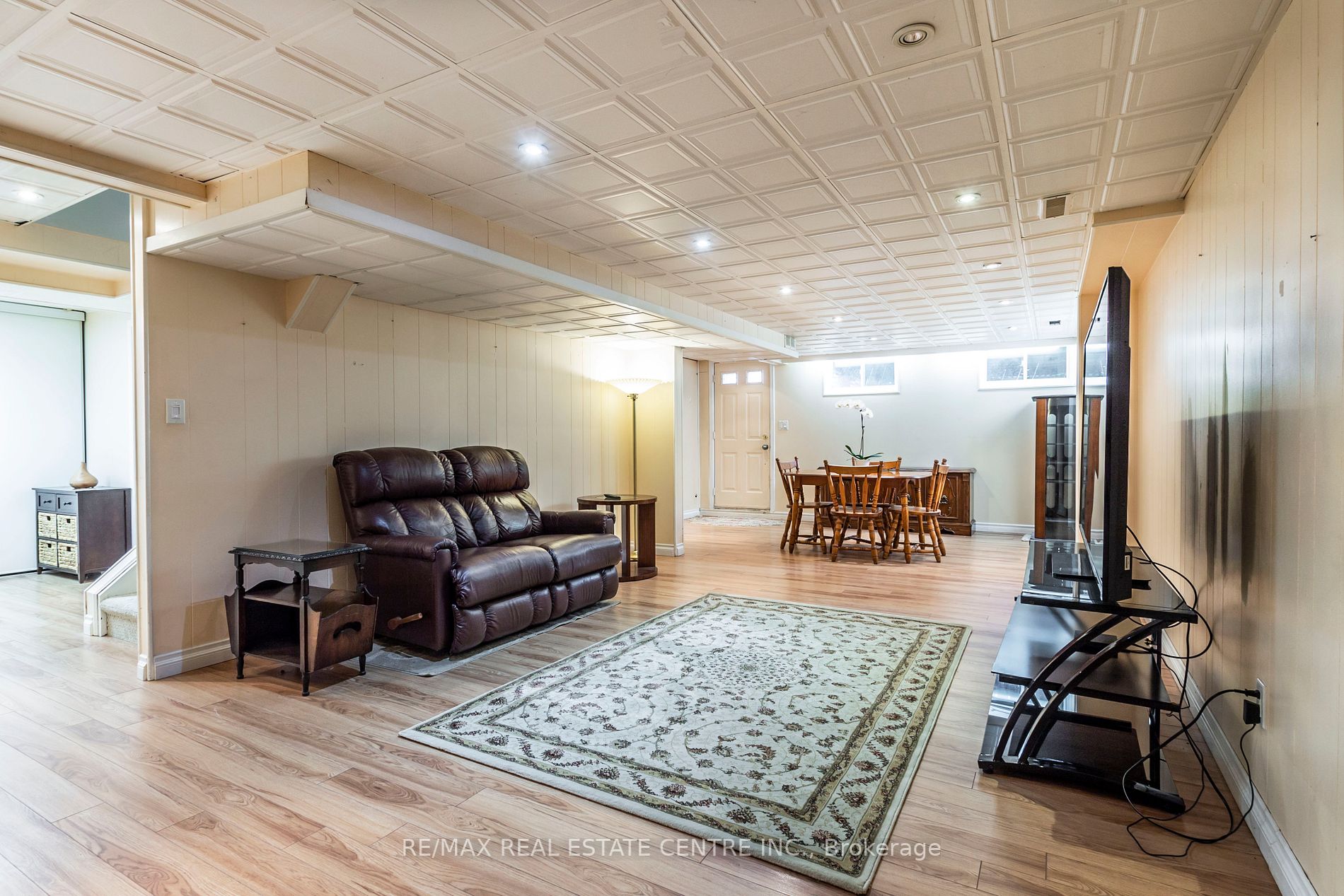 1174 Conyers Cres