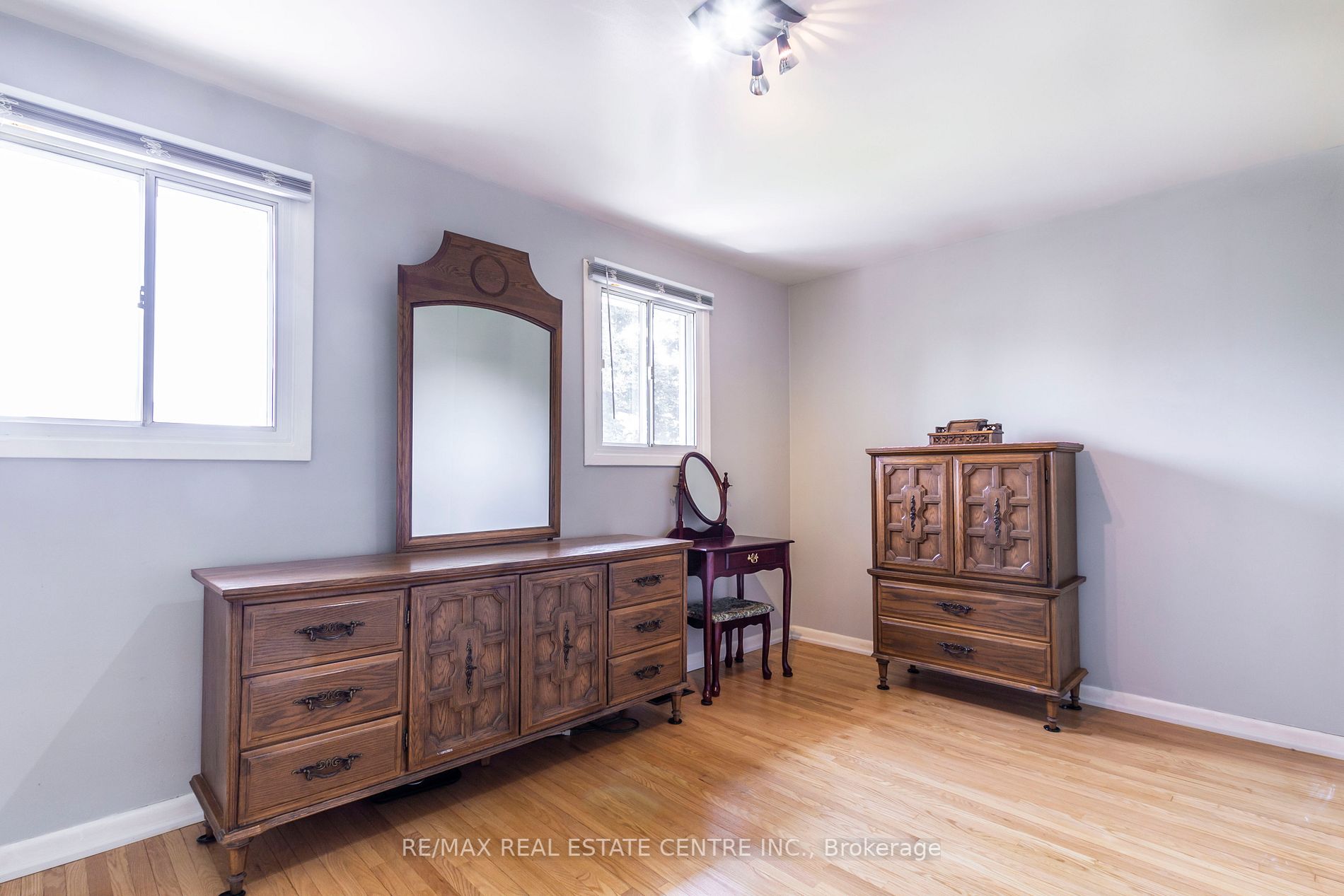 1174 Conyers Cres