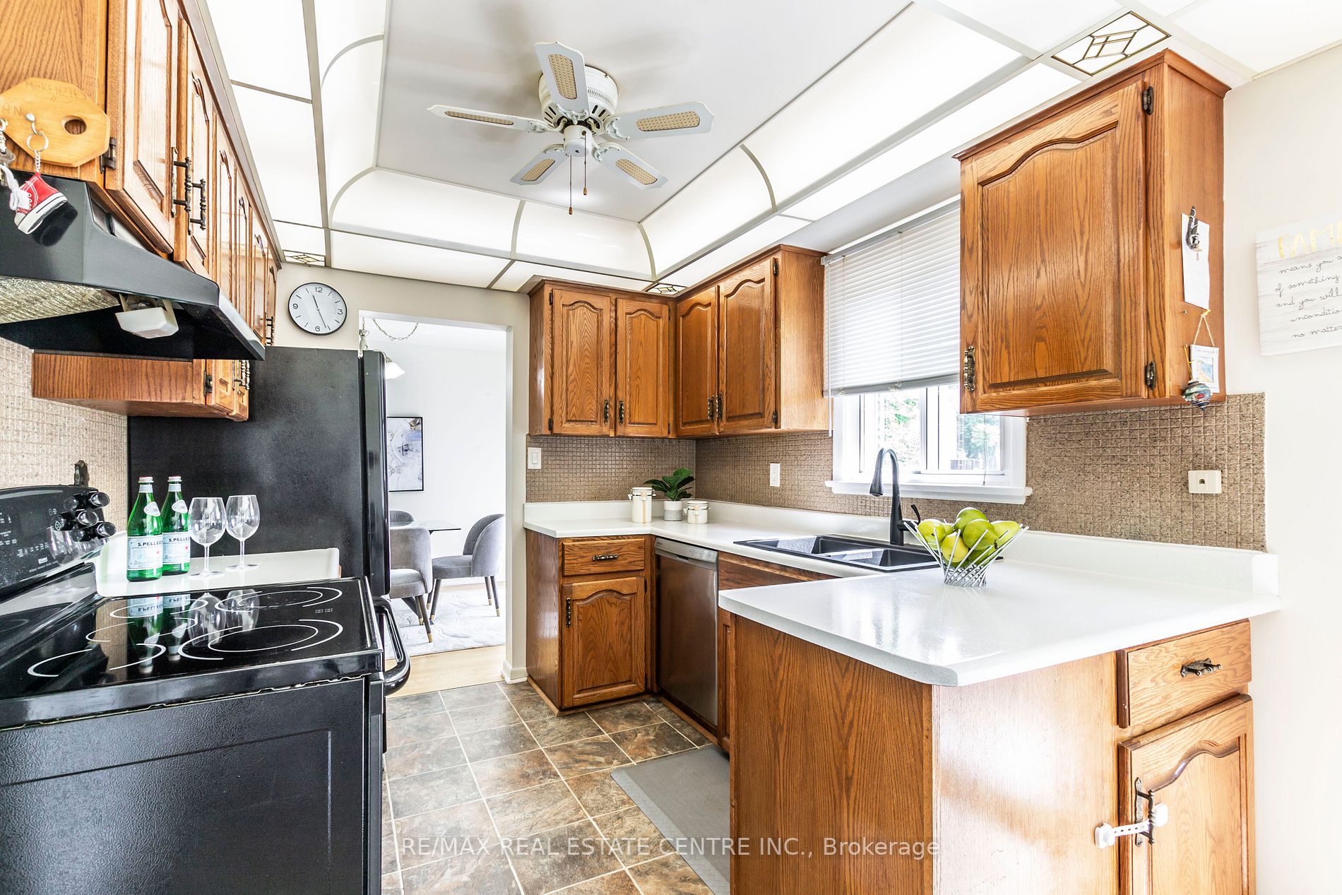 1174 Conyers Cres
