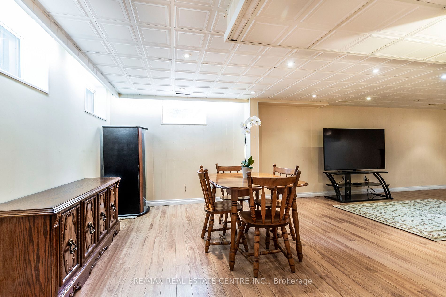 1174 Conyers Cres