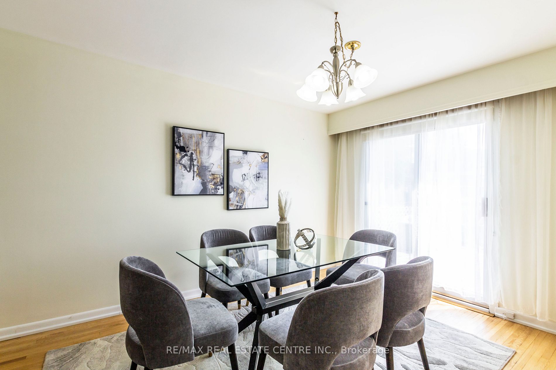 1174 Conyers Cres