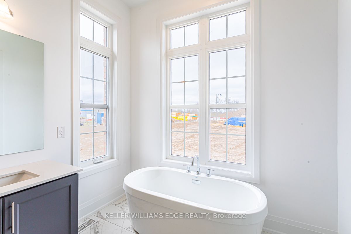 4 Jb Robson Crt