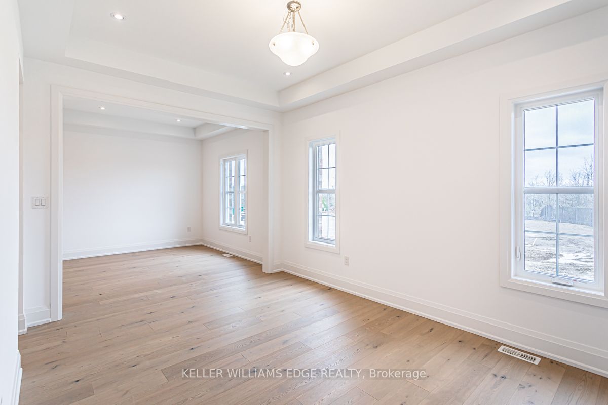 4 Jb Robson Crt