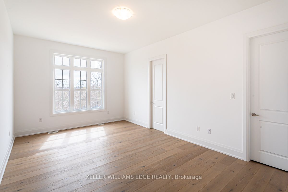 4 Jb Robson Crt