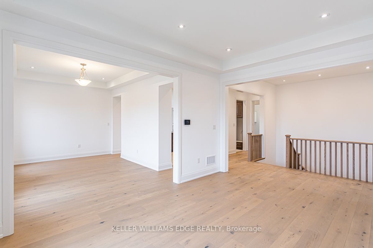 4 Jb Robson Crt