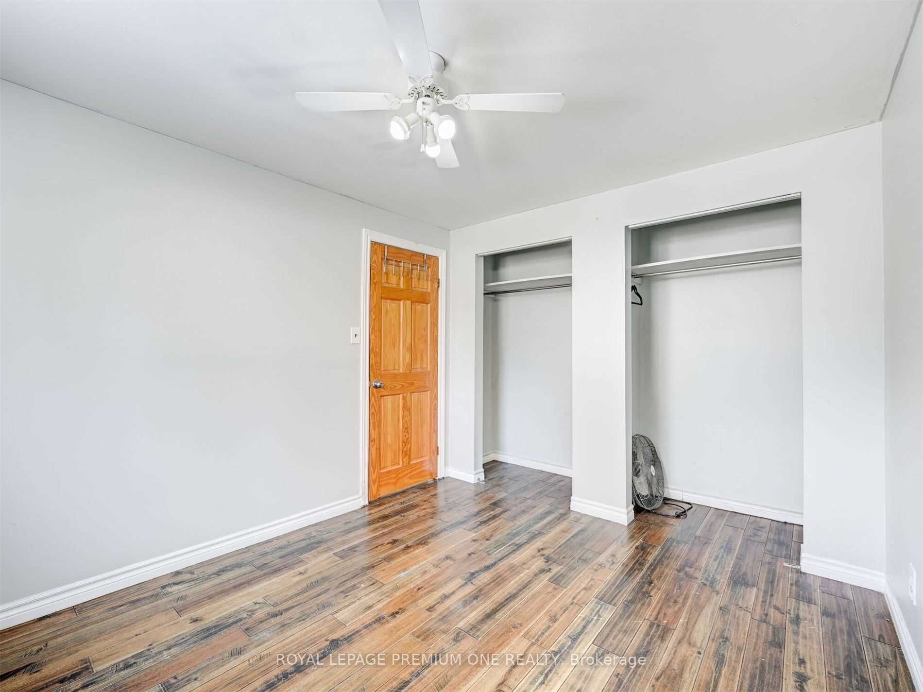 37 John St