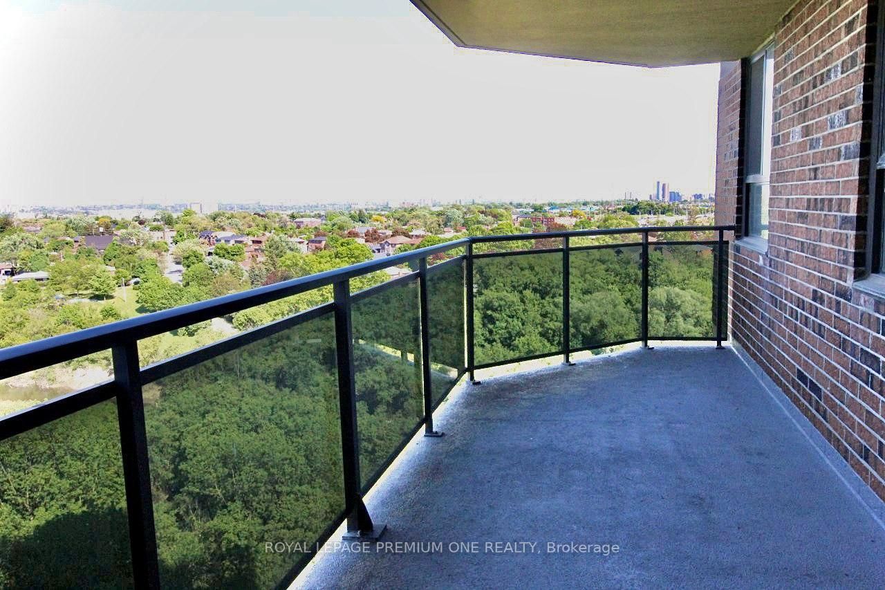234 Albion Rd, #1411