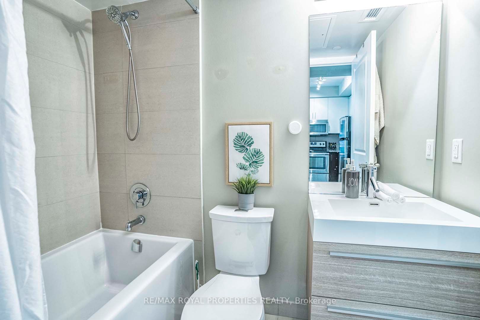 8 Fieldway Road, #512
