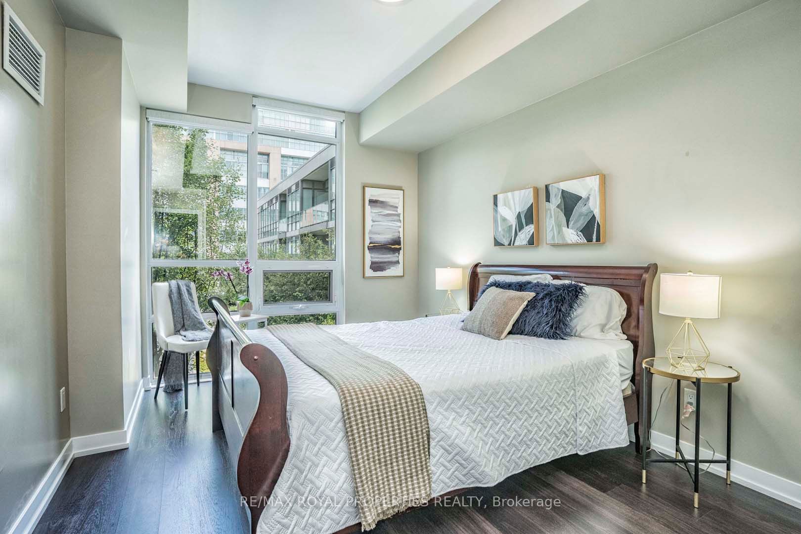 8 Fieldway Road, #512