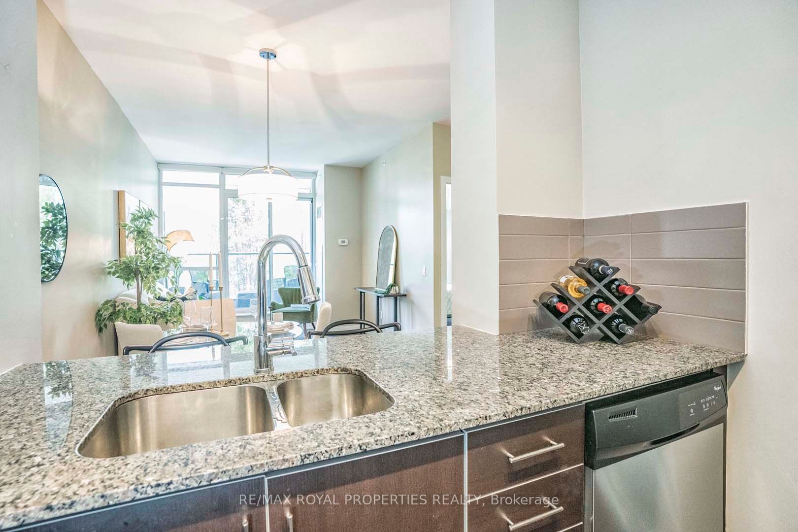 8 Fieldway Road, #512