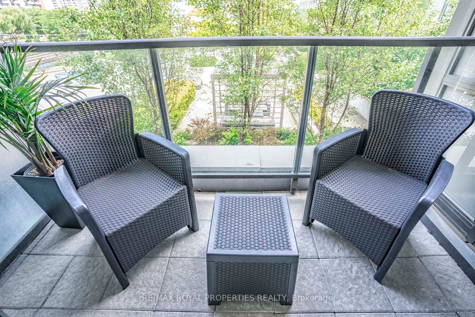 8 Fieldway Road, #512