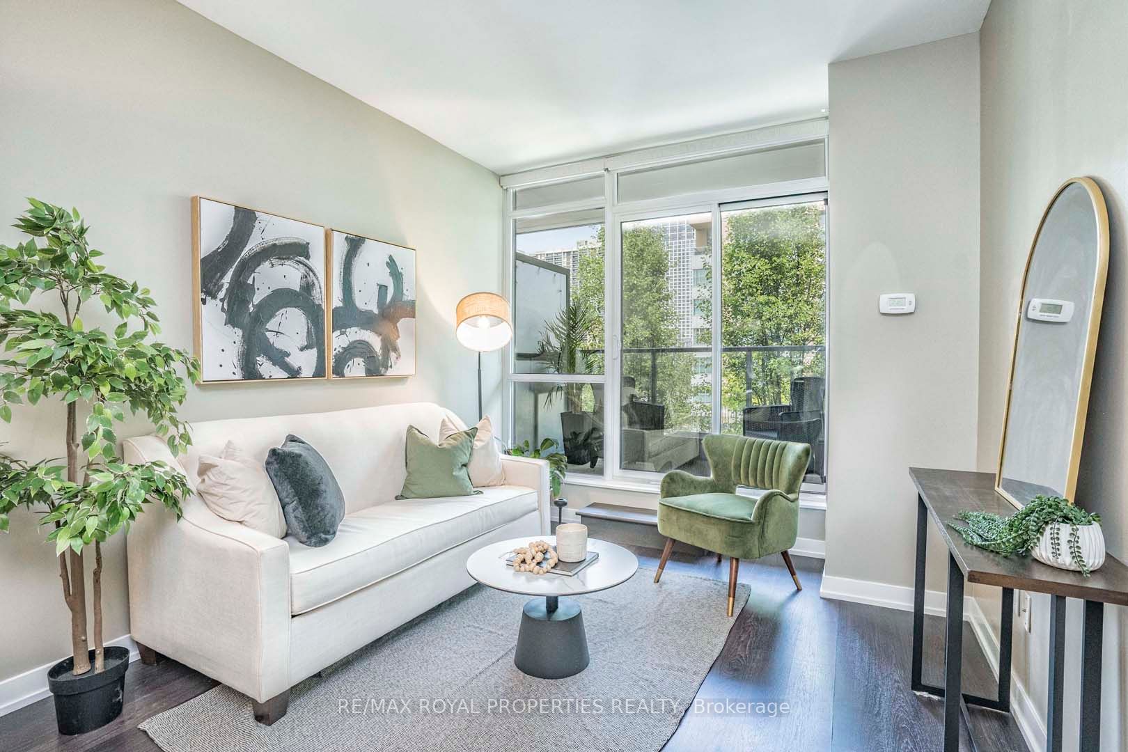 8 Fieldway Road, #512