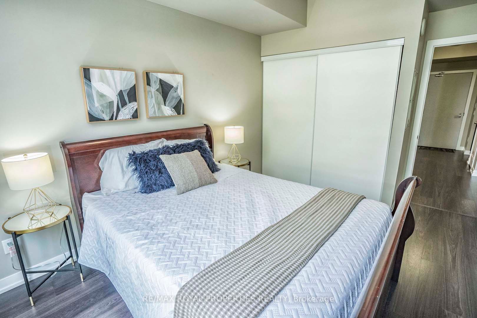 8 Fieldway Road, #512
