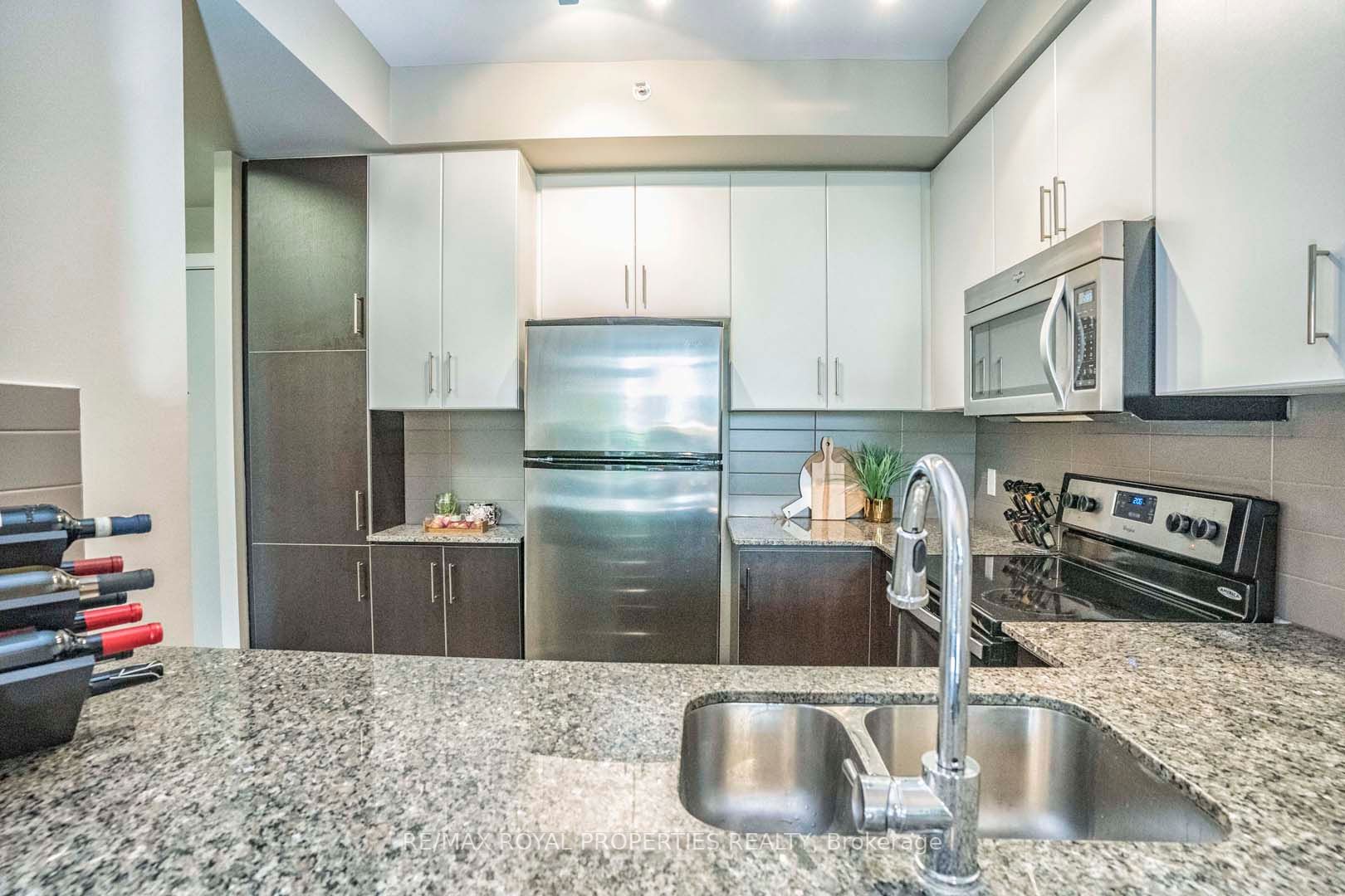 8 Fieldway Road, #512