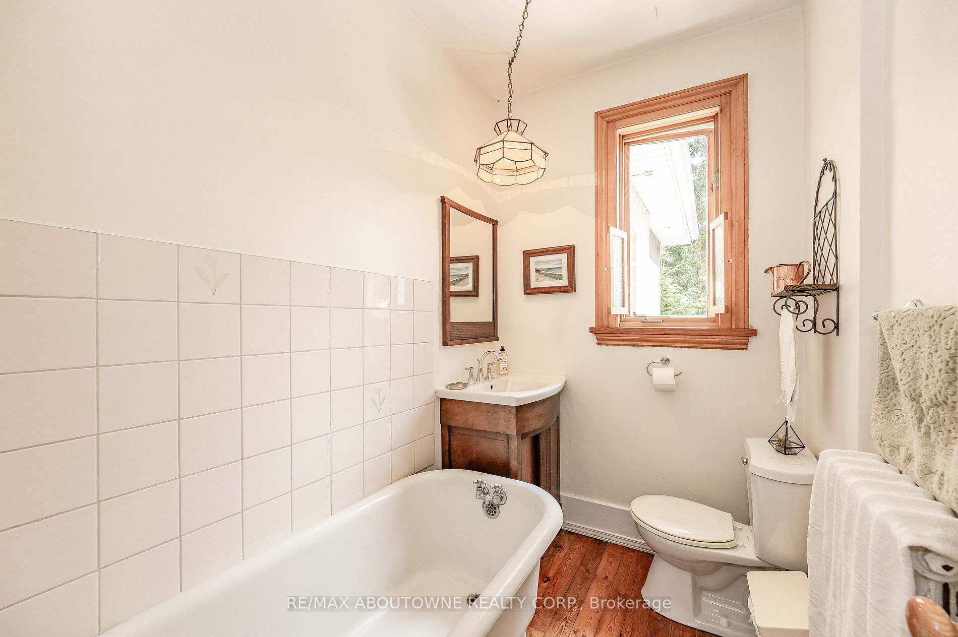32 Wenonah Dr