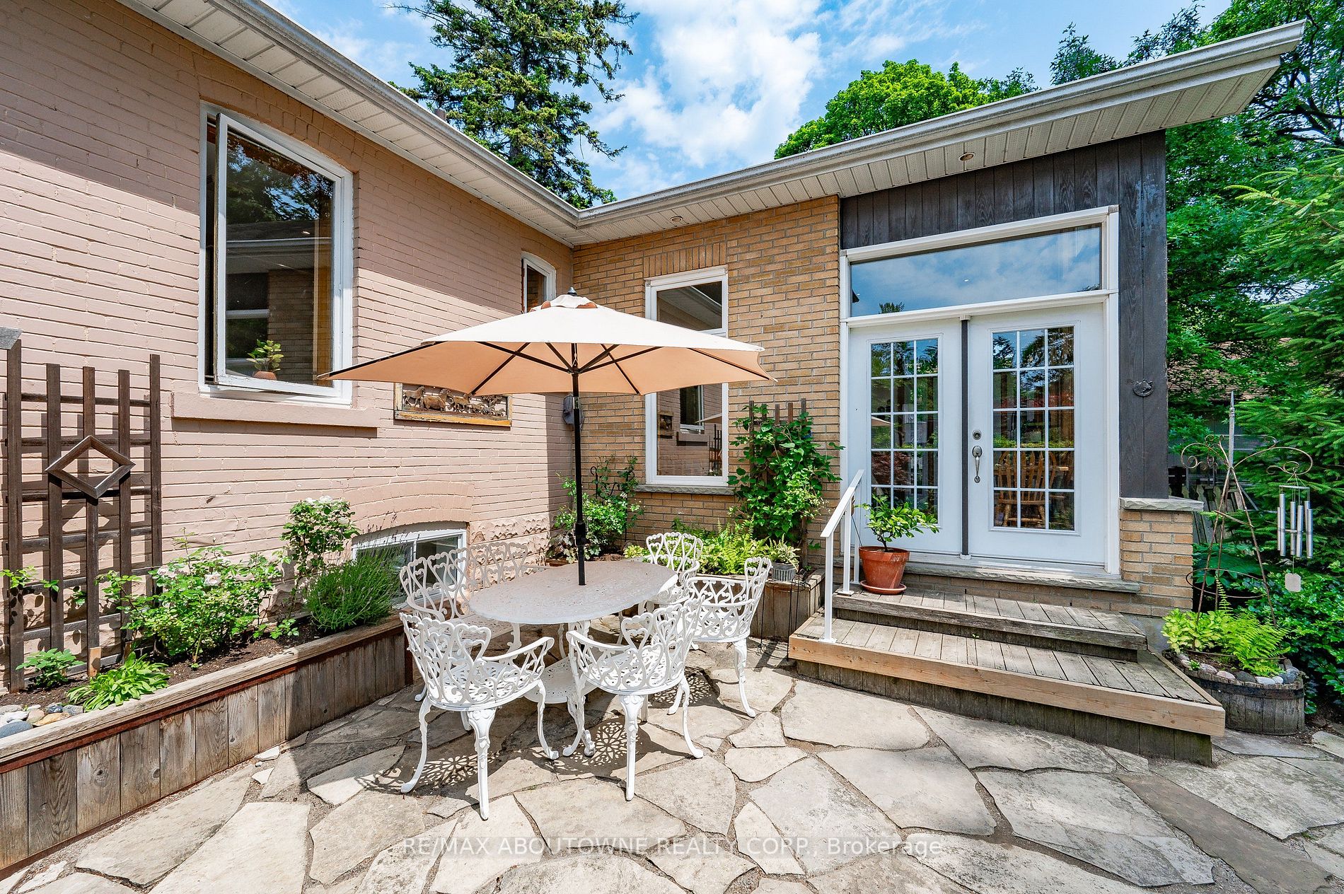 32 Wenonah Dr