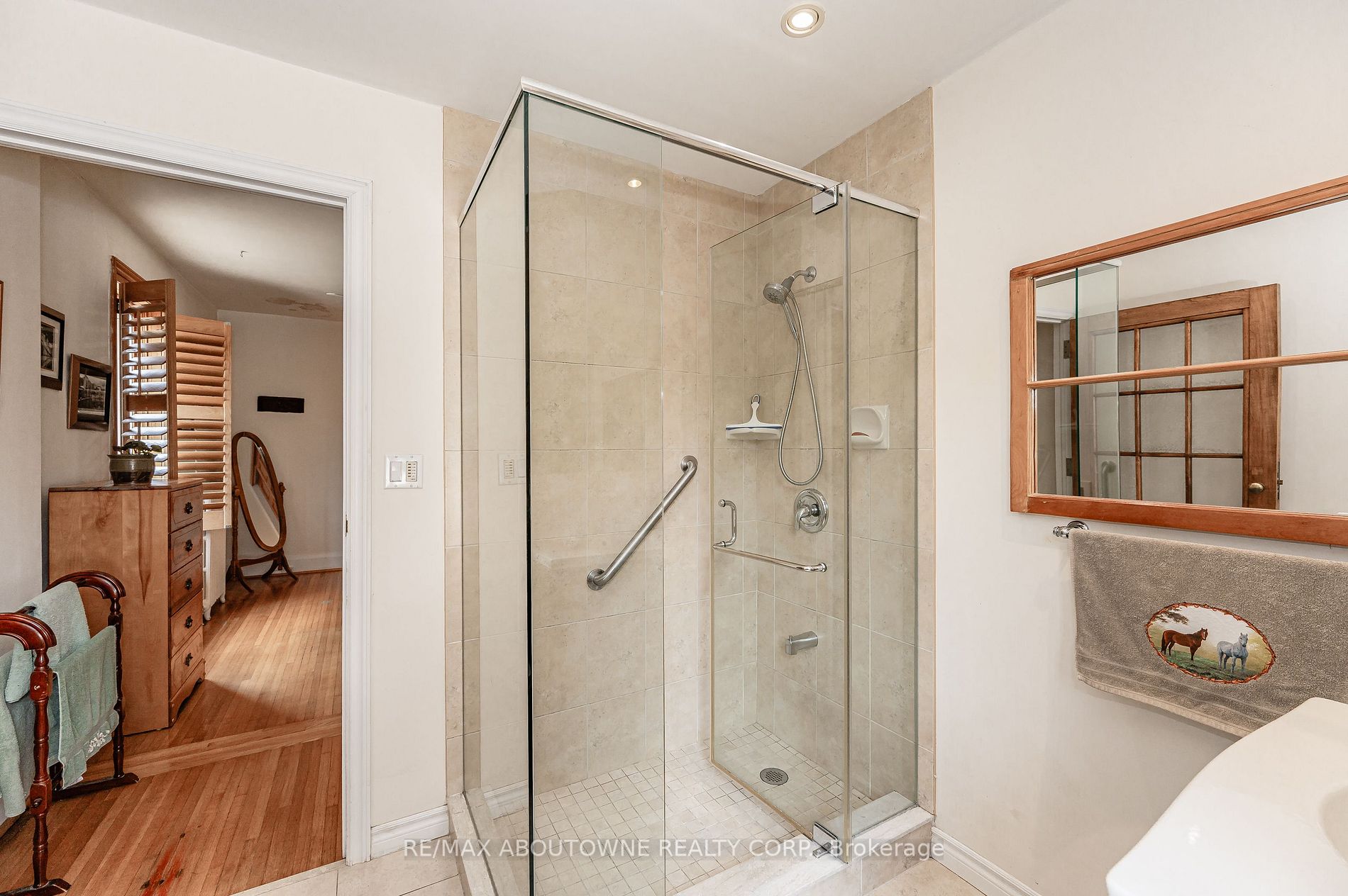 32 Wenonah Dr