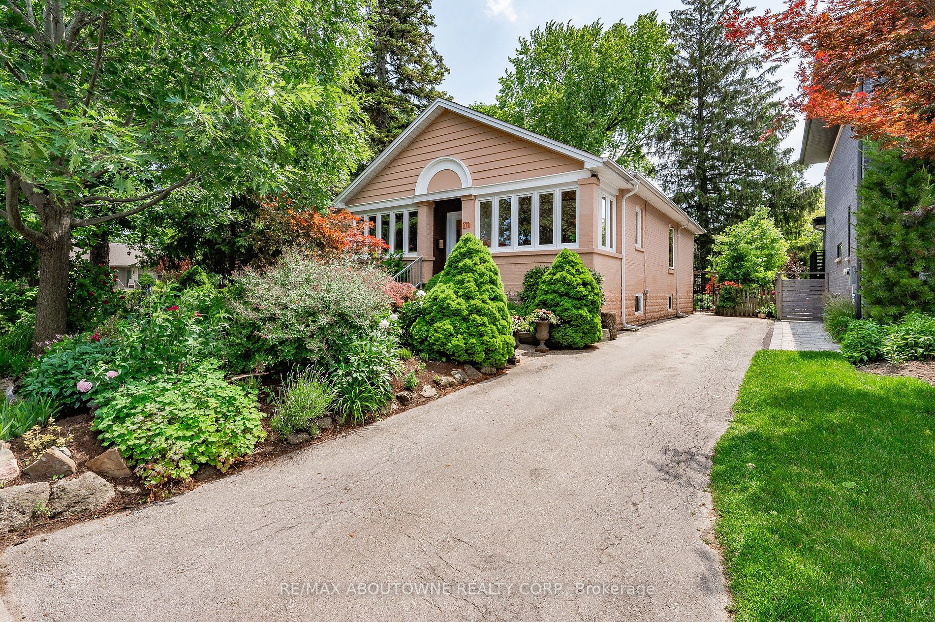 32 Wenonah Dr