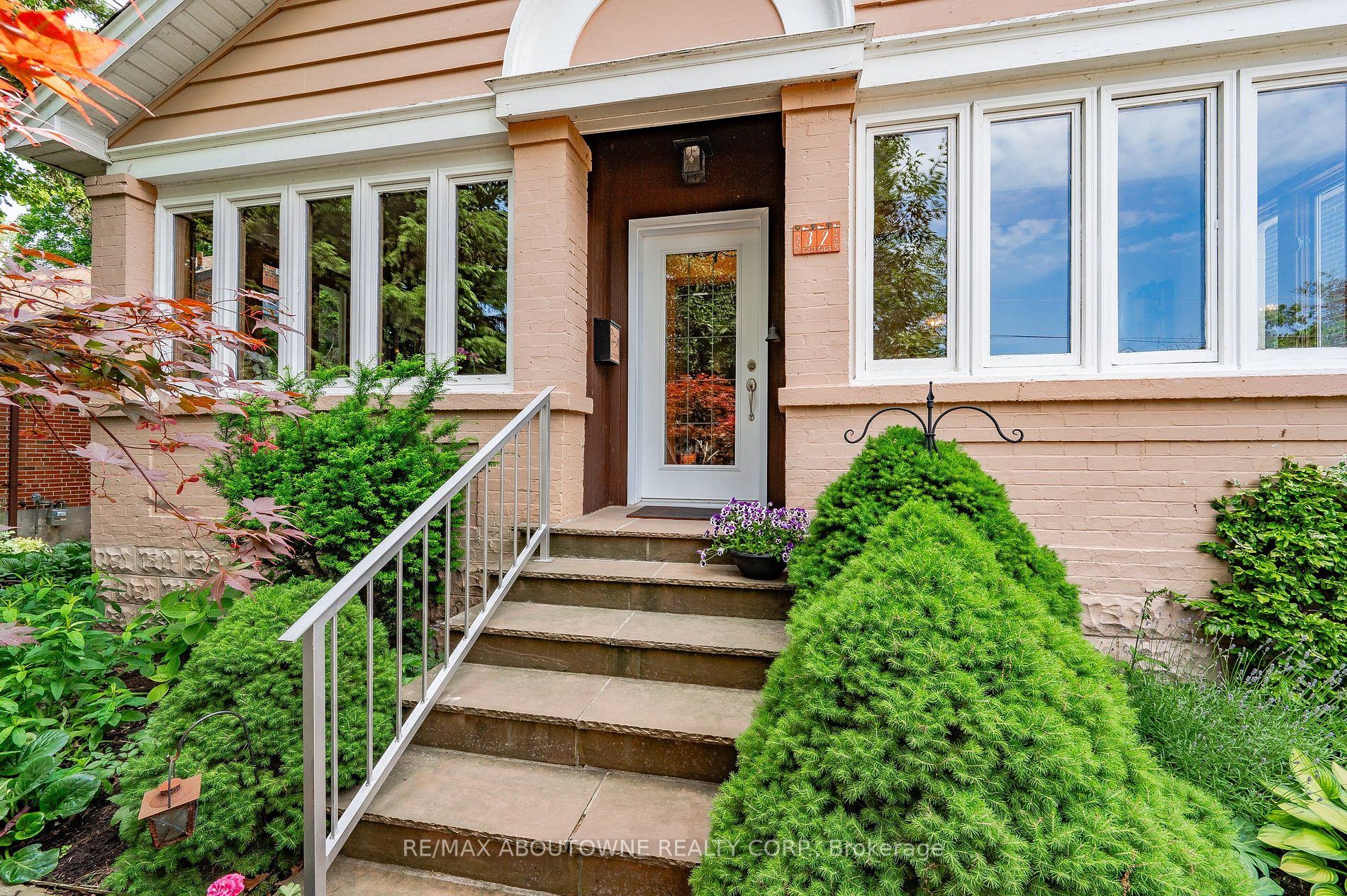 32 Wenonah Dr
