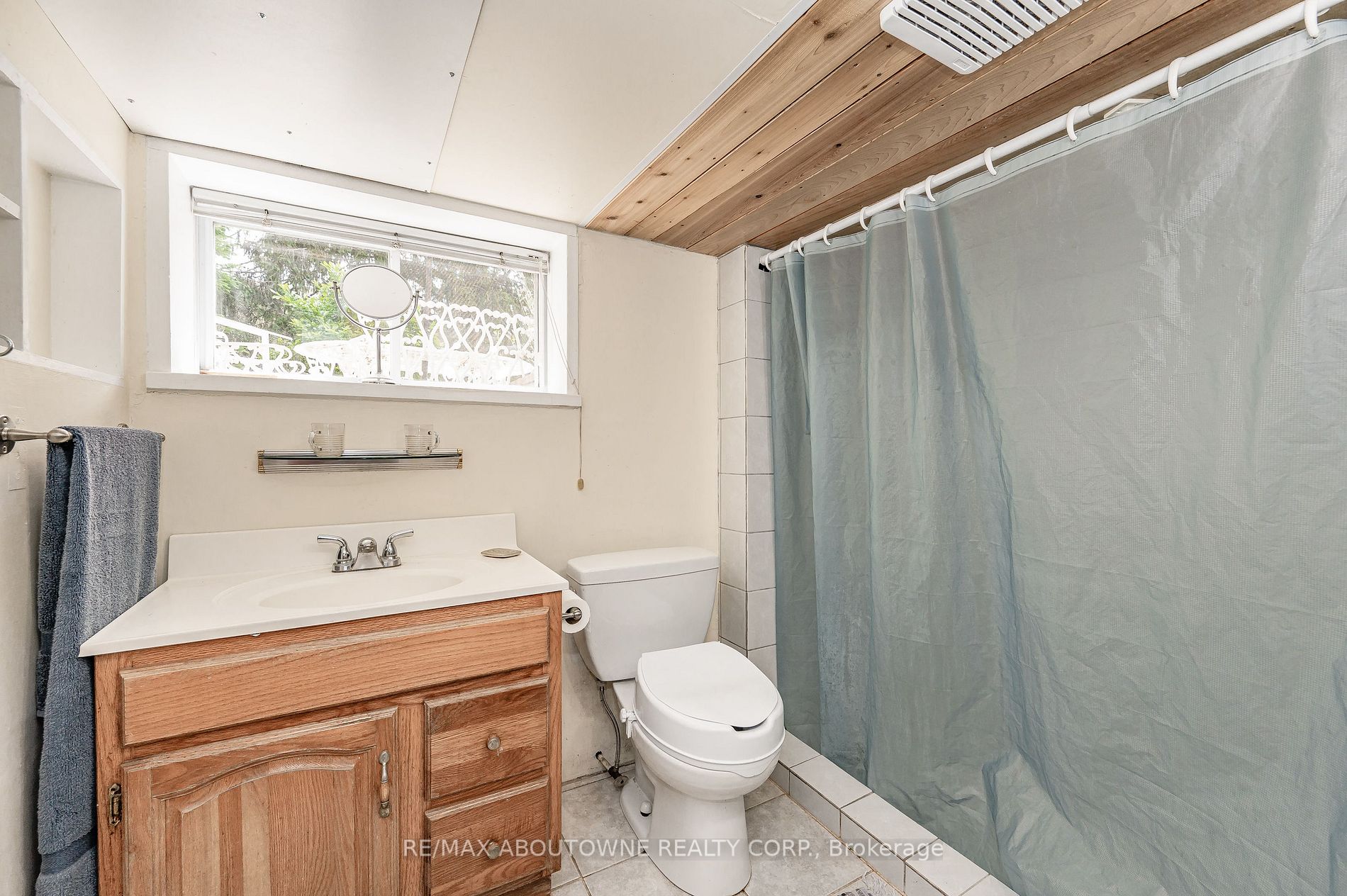 32 Wenonah Dr