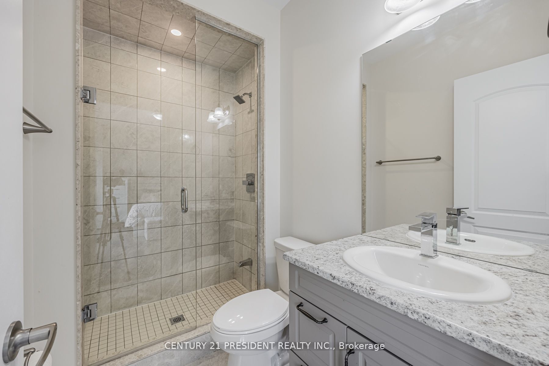 24 Daisy Meadow Cres W