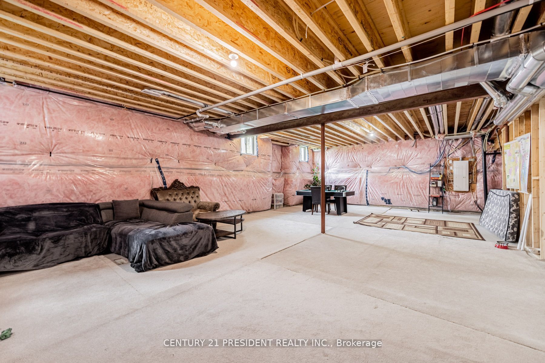 24 Daisy Meadow Cres W