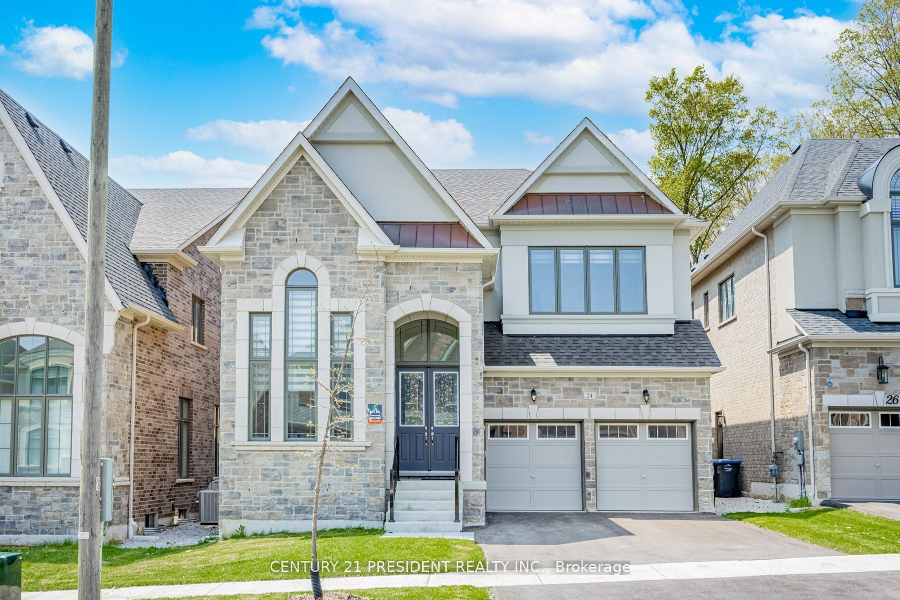 24 Daisy Meadow Cres W