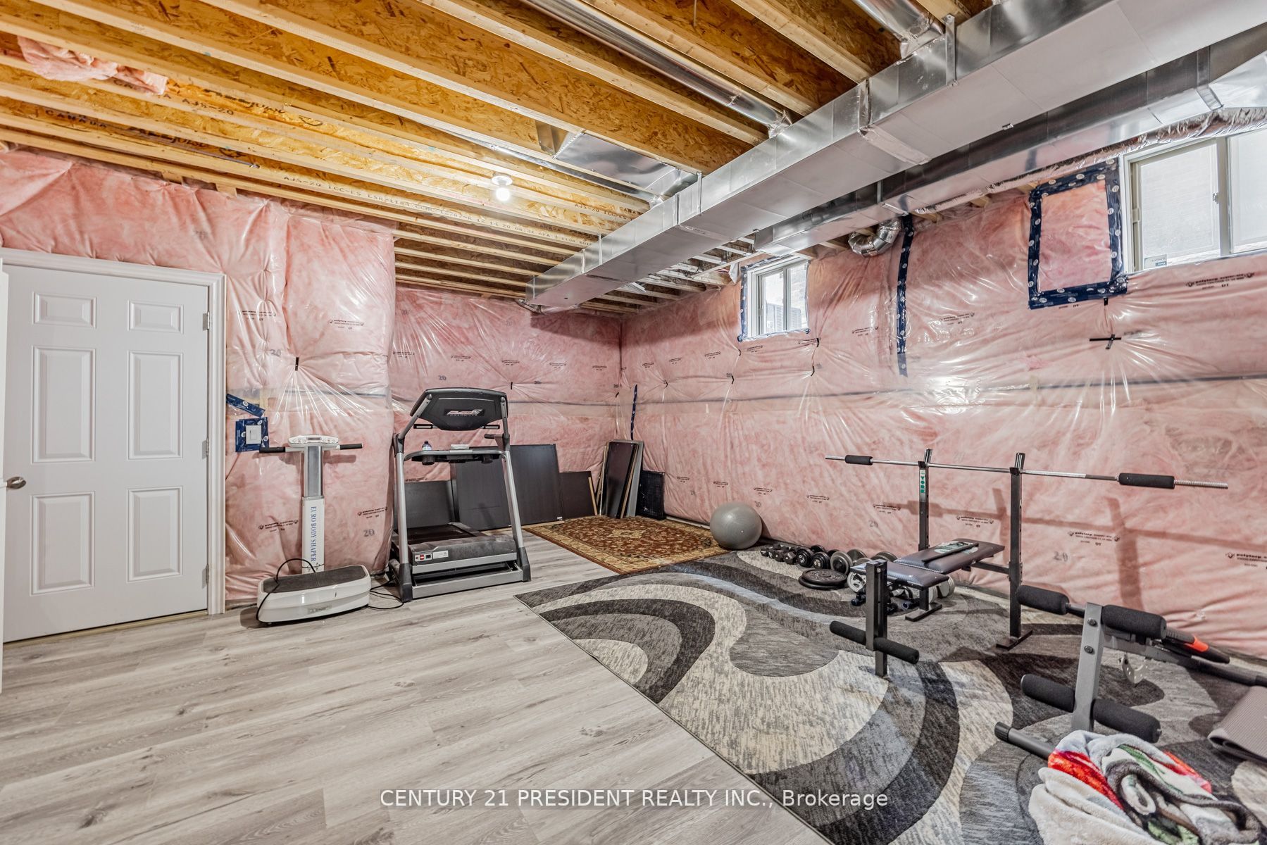 24 Daisy Meadow Cres W