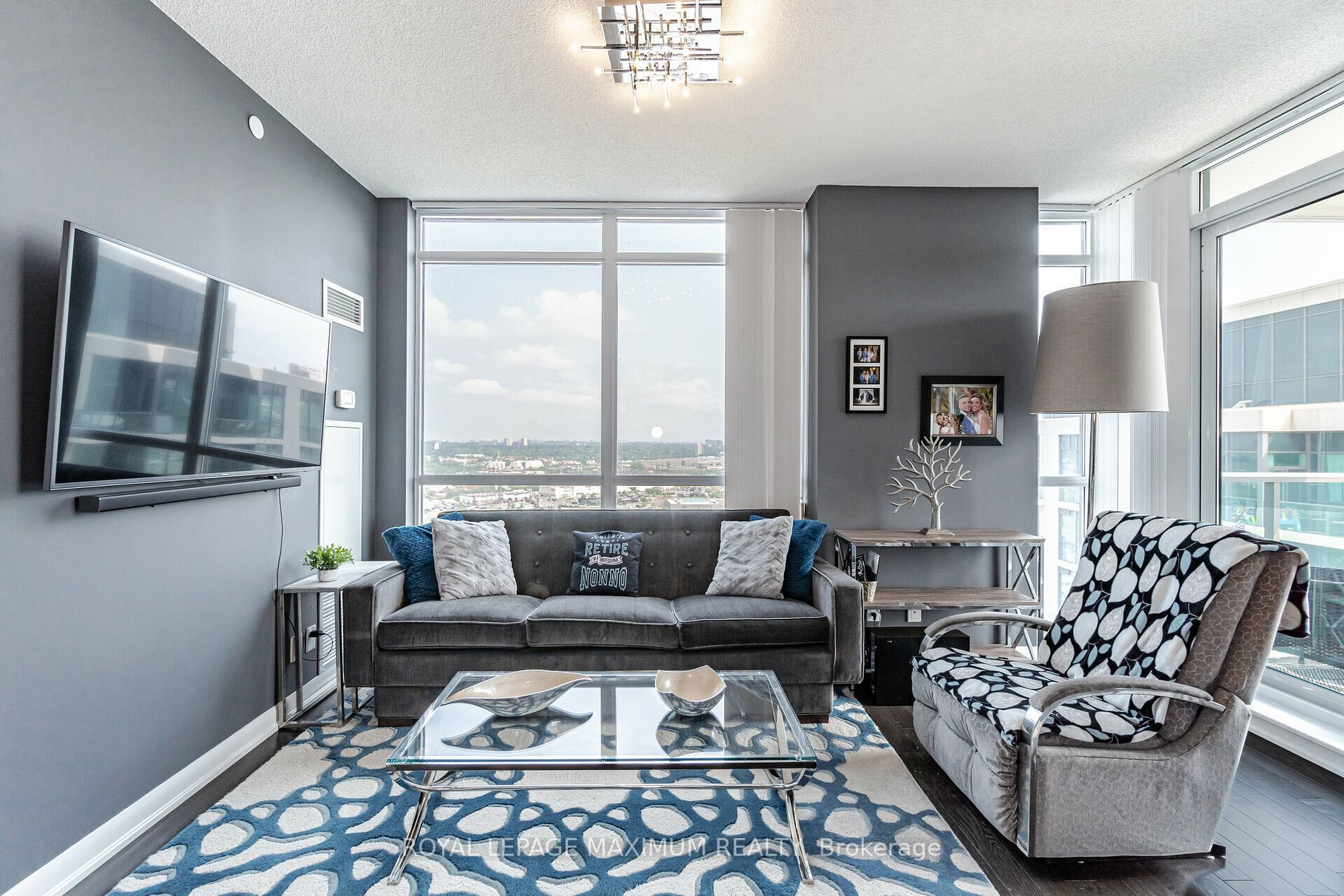 215 Sherway Gardens Rd, #2510