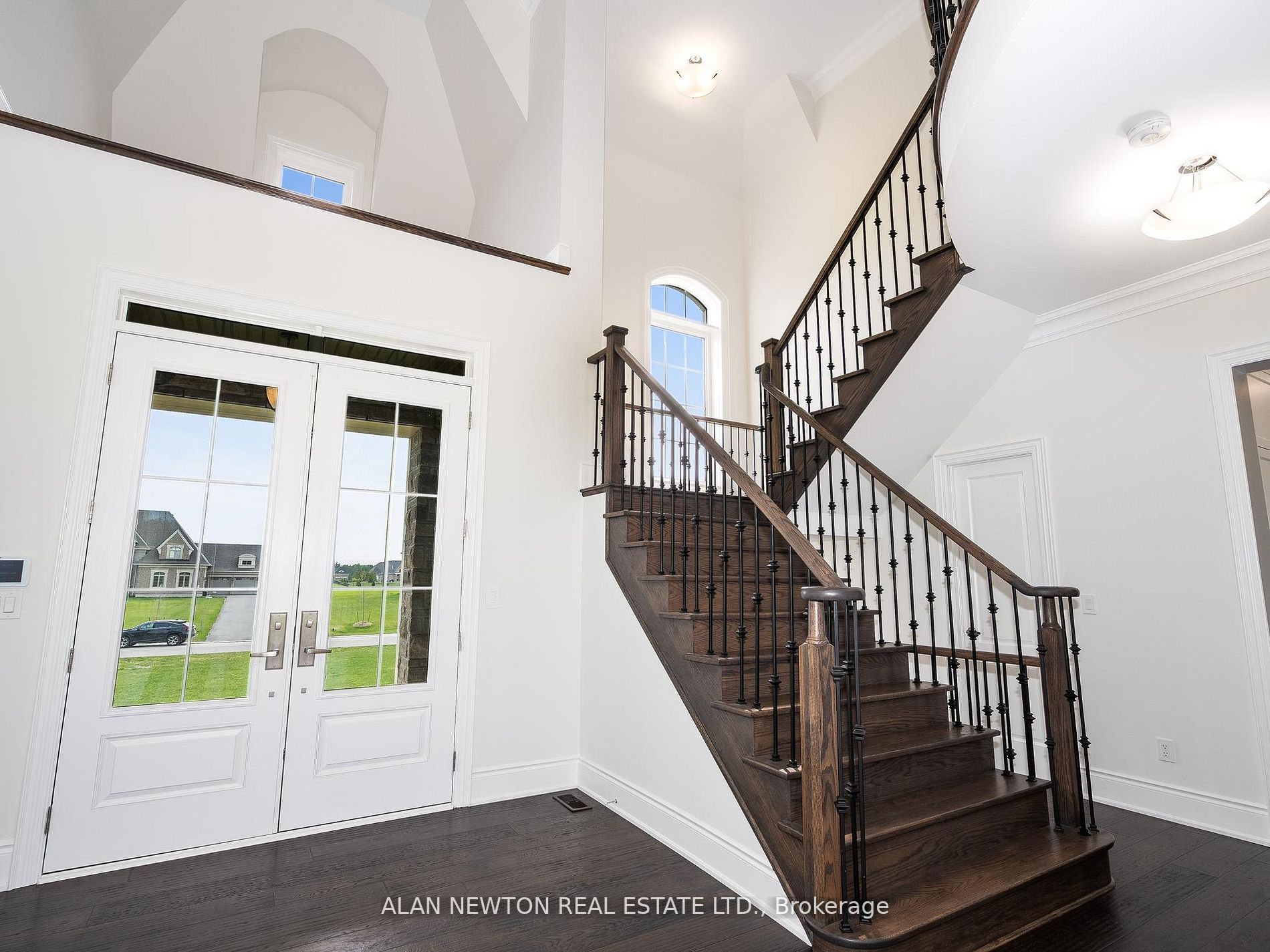 276 Amos Dr