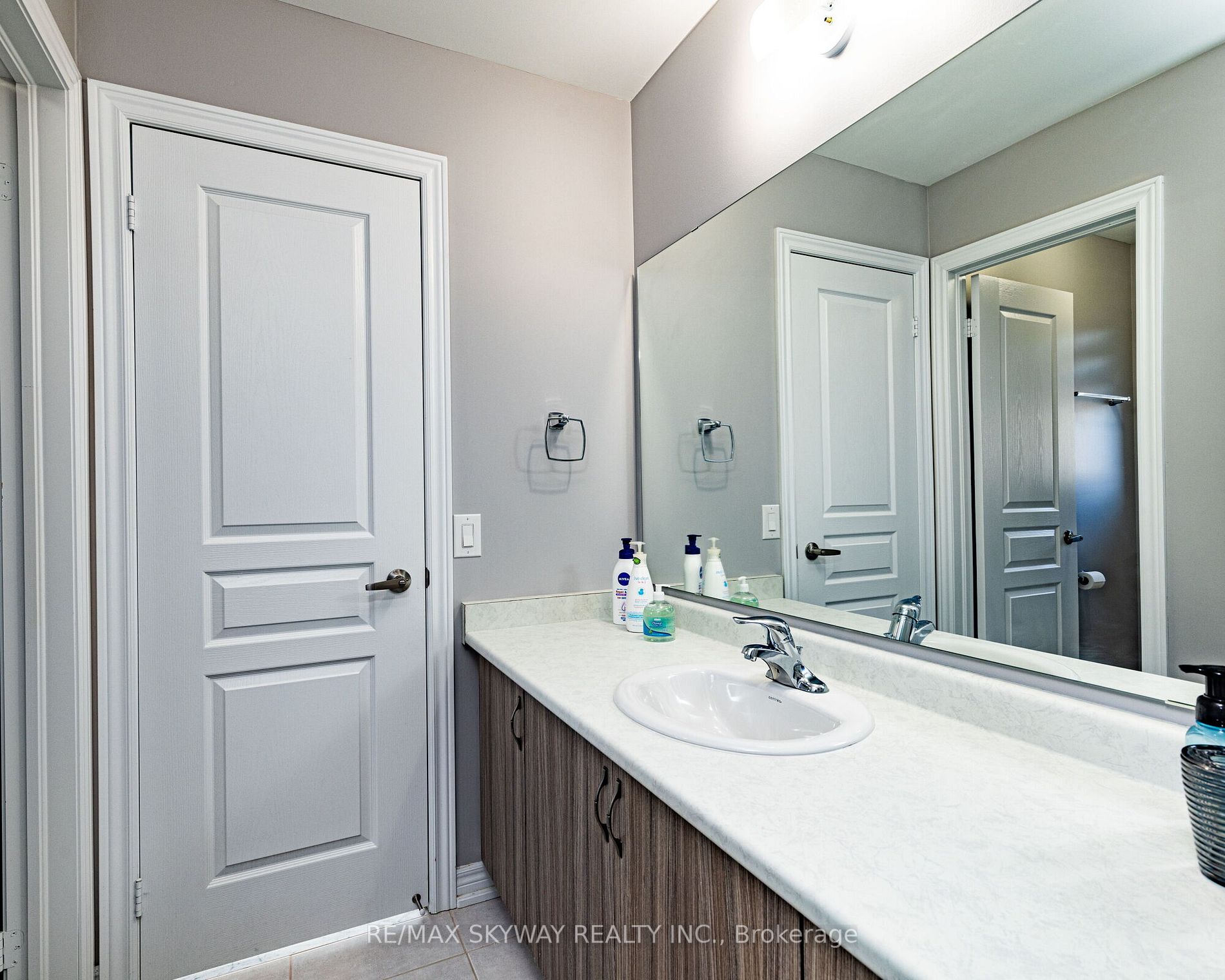 63 Blackberry Valley Crescent