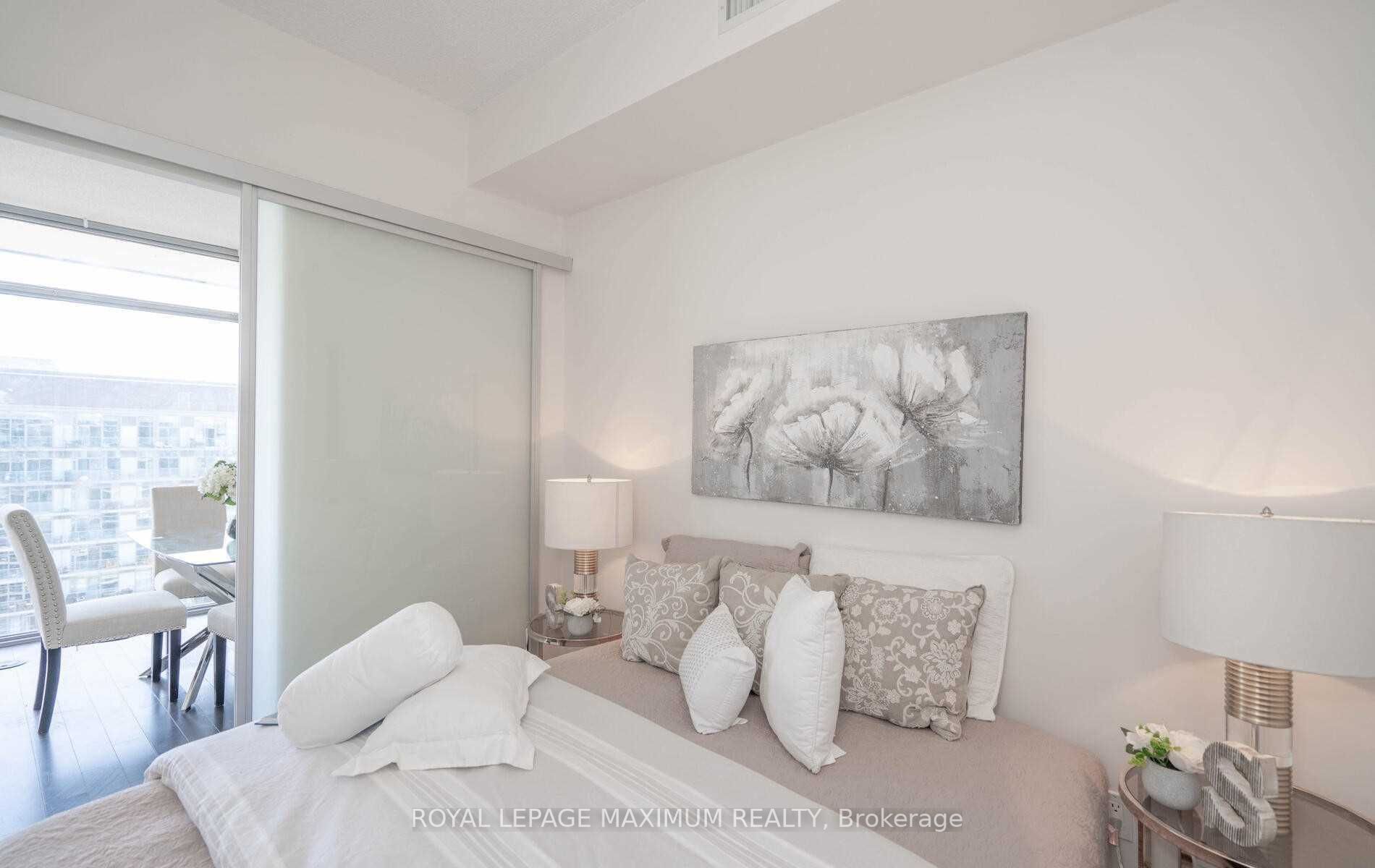 105 The Queensway Ave, #2913
