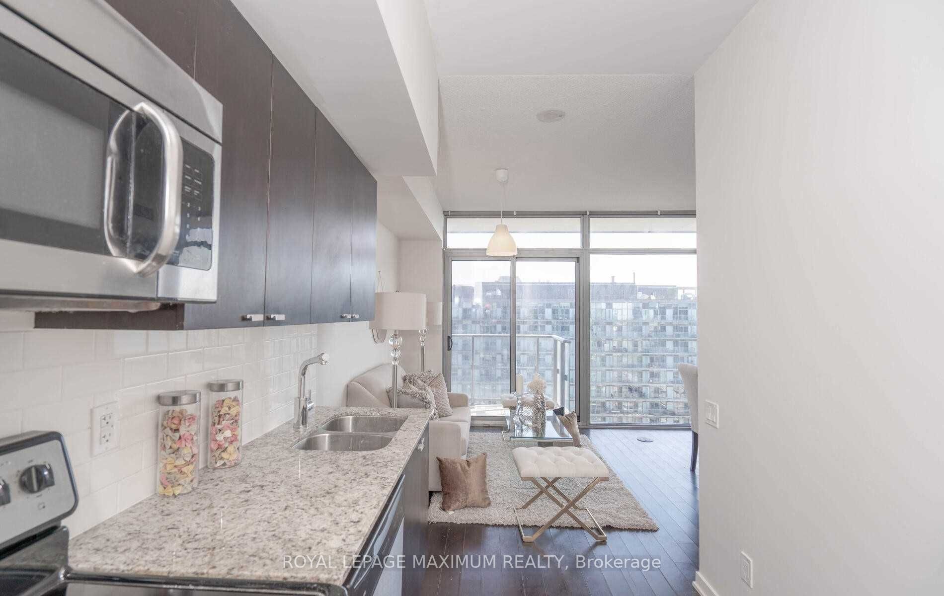 105 The Queensway Ave, #2913