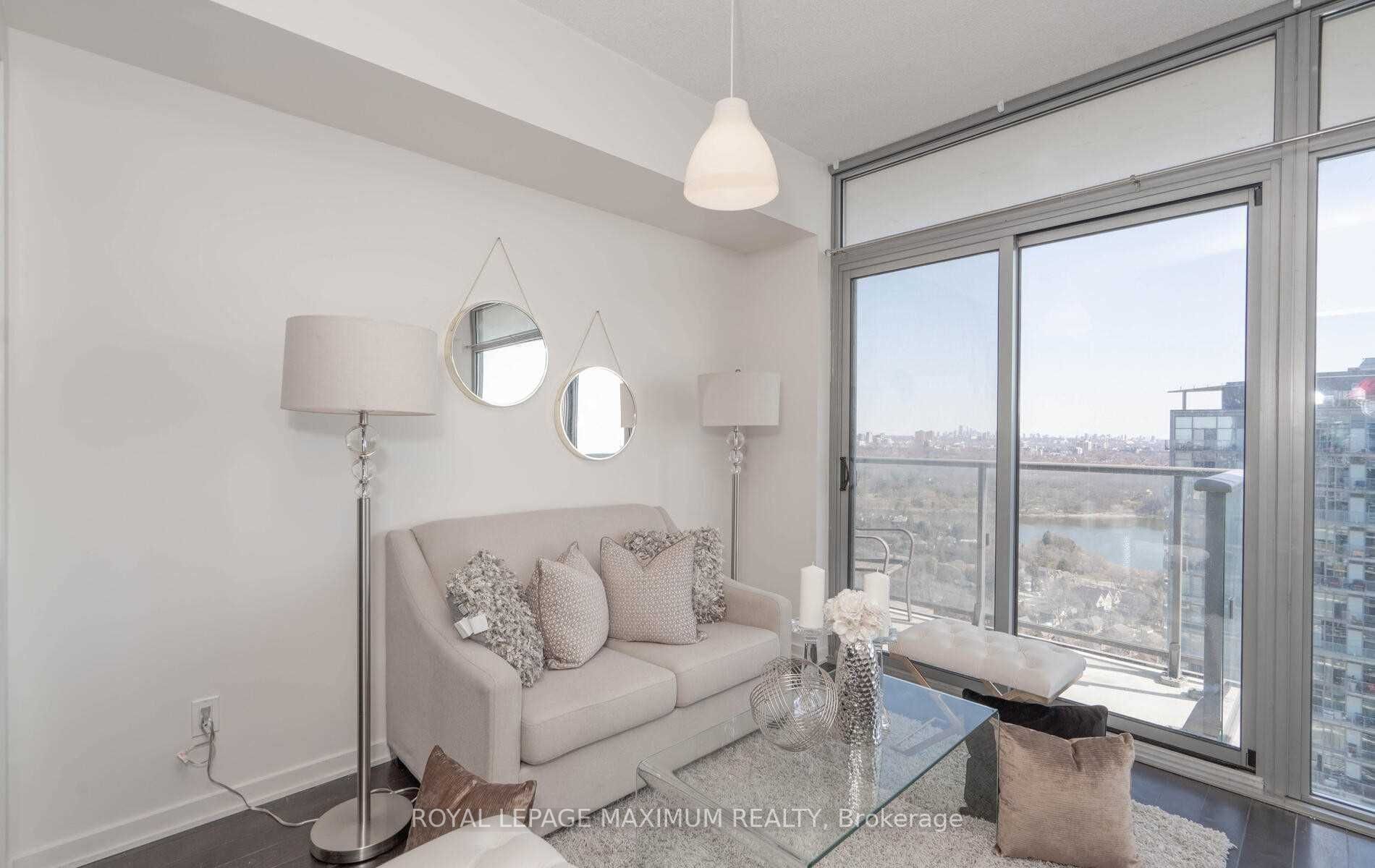 105 The Queensway Ave, #2913