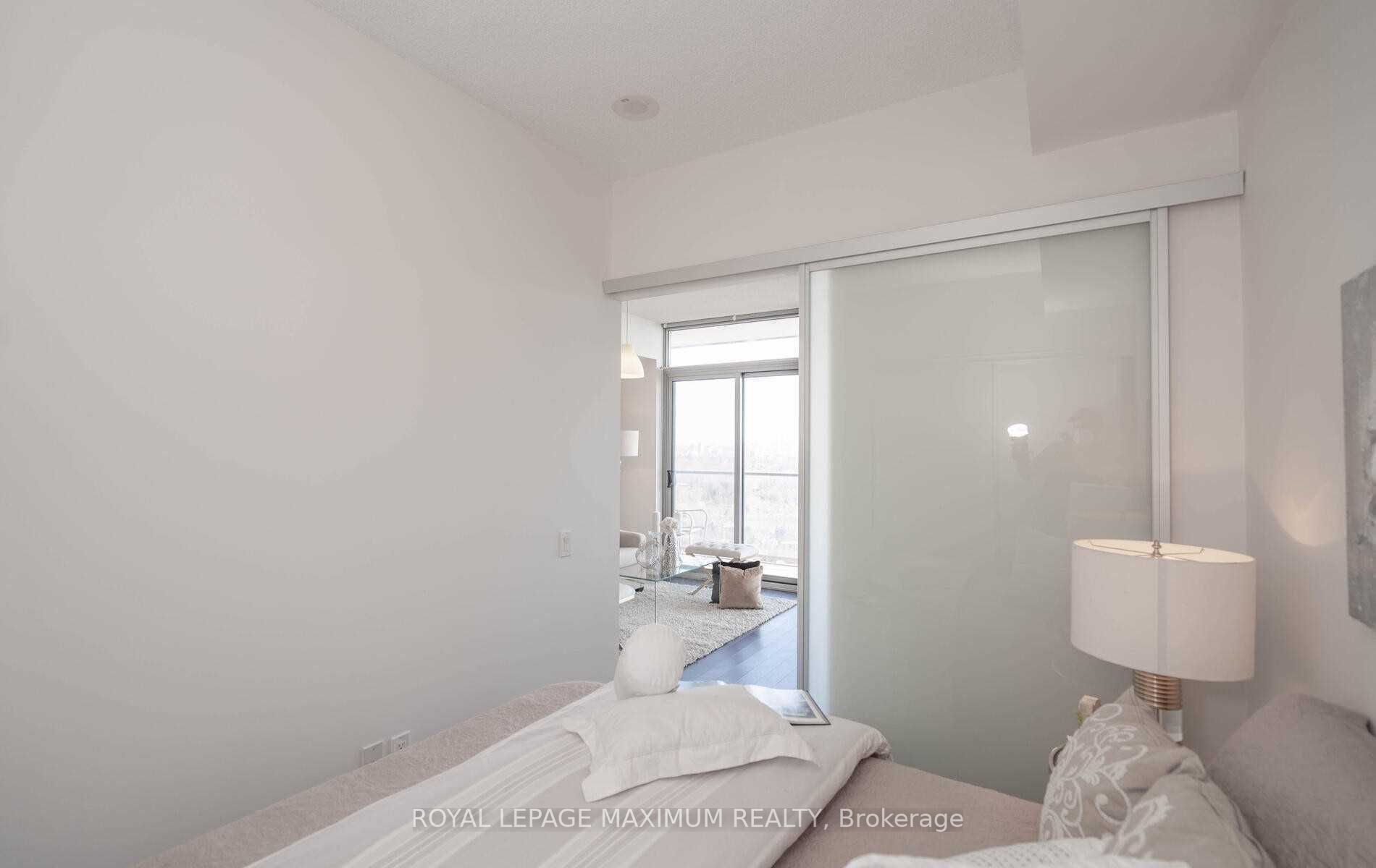 105 The Queensway Ave, #2913
