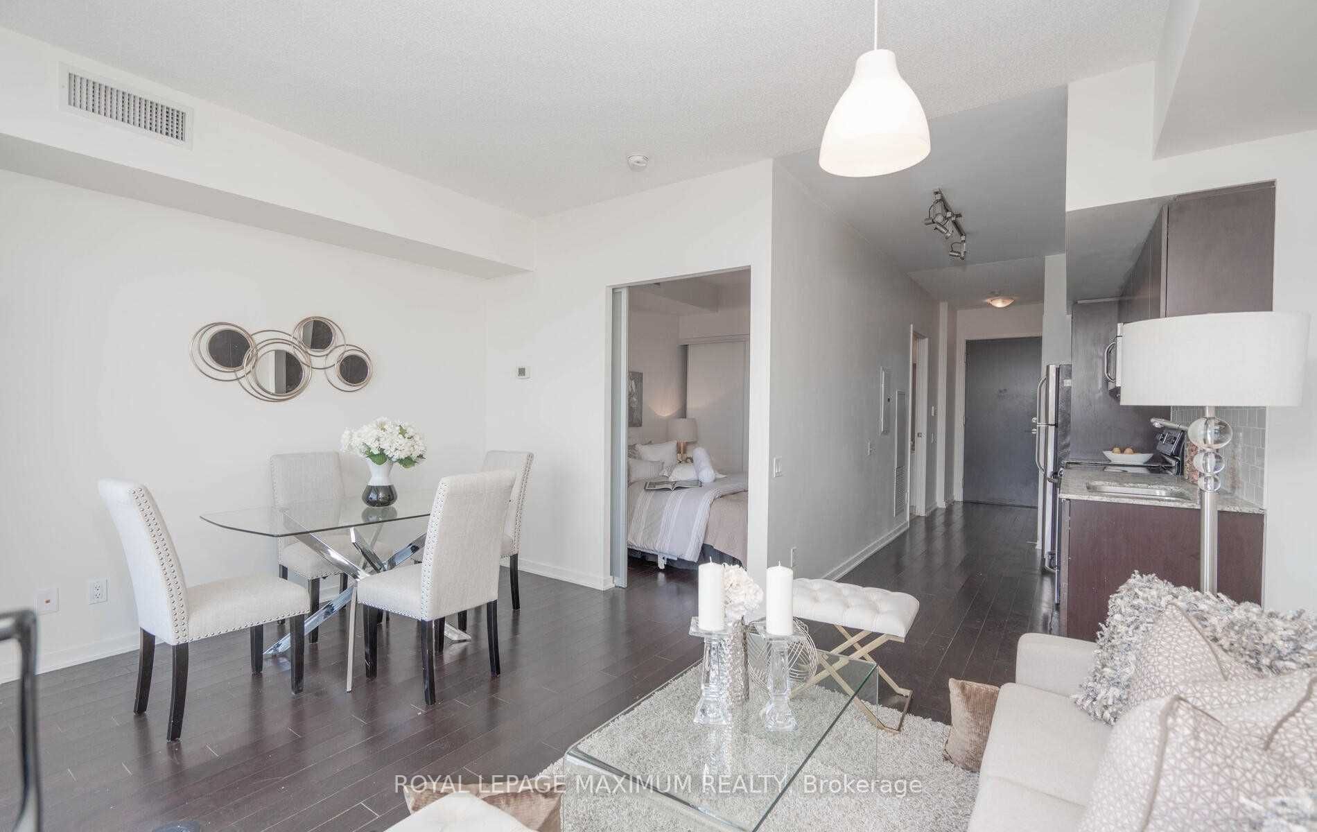 105 The Queensway Ave, #2913