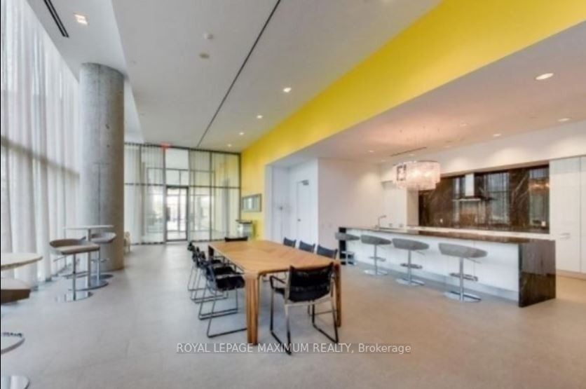 105 The Queensway Ave, #2913